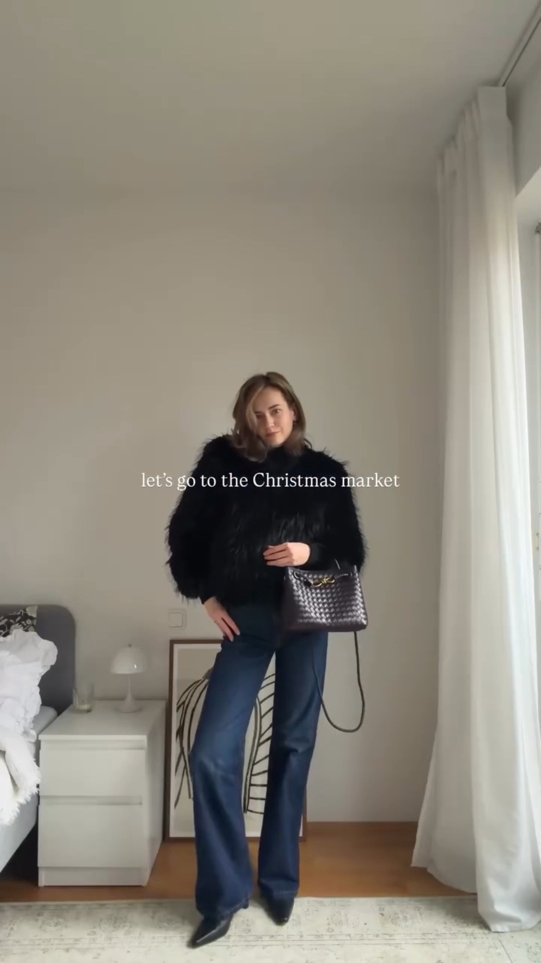 When I was a little girl, I really wanted a fur coat like my mom’s mink one! Back in Russia, winters could drop to - 30°C, so fur was not just stylish, it was survival❄️

After moving to Germany, I realized faux fur can be just as warm, vintage pieces are a better choice than new real fur, and winters here are milder anyway. I think high-quality faux fur wins on all fronts!

17/25 outfits until Christmas hoho

#furcoatstyling #furcoatoutfit #furcoatlook #blackfurcoat