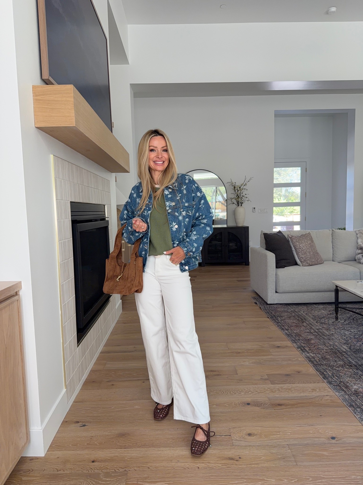 3 Amazon fall outfits I’m already planning to wear on repeat 🤎 comment AMAZON and I’ll send the details 

These are exactly the kind of outfits I love for that in-between weather when you want to dress for fall…but it’s not actually cold yet. 😂

The first look is such an easy polished casual outfit with dark denim and a lightweight jacket, the floral denim jacket makes the second outfit feel a little more fun, and I LOVE the brown jeans with the striped top for an easy everyday fall look.

Everything feels comfortable, wearable and easy to mix with pieces you already have in your closet—which is always what I’m looking for with Amazon finds.

Comment FALL and I’ll send you the links! Which outfit are you choosing?

#amazonfashion #amazonoutfits #falloutfits #fallfashion #amazonfinds