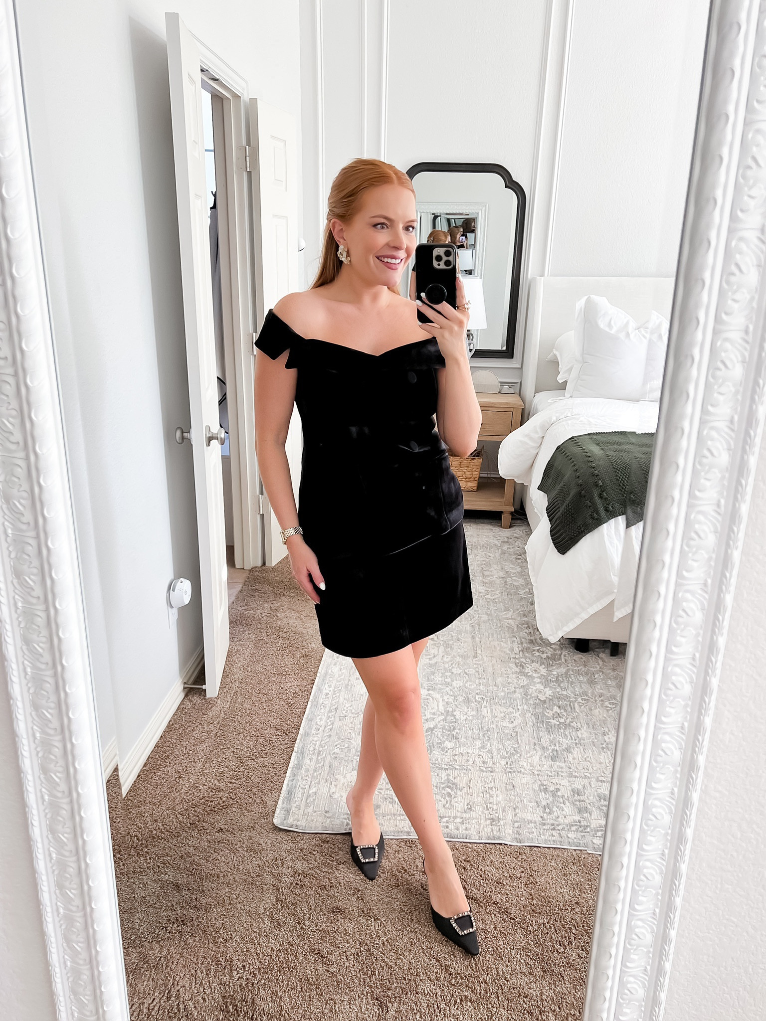 express try on - holiday party outfit

Velvet top: small
Velvet mini skirt: medium

Christmas party // work party // work Christmas party // work holiday party 

#LTKstyletip #LTKsalealert #LTKworkwear