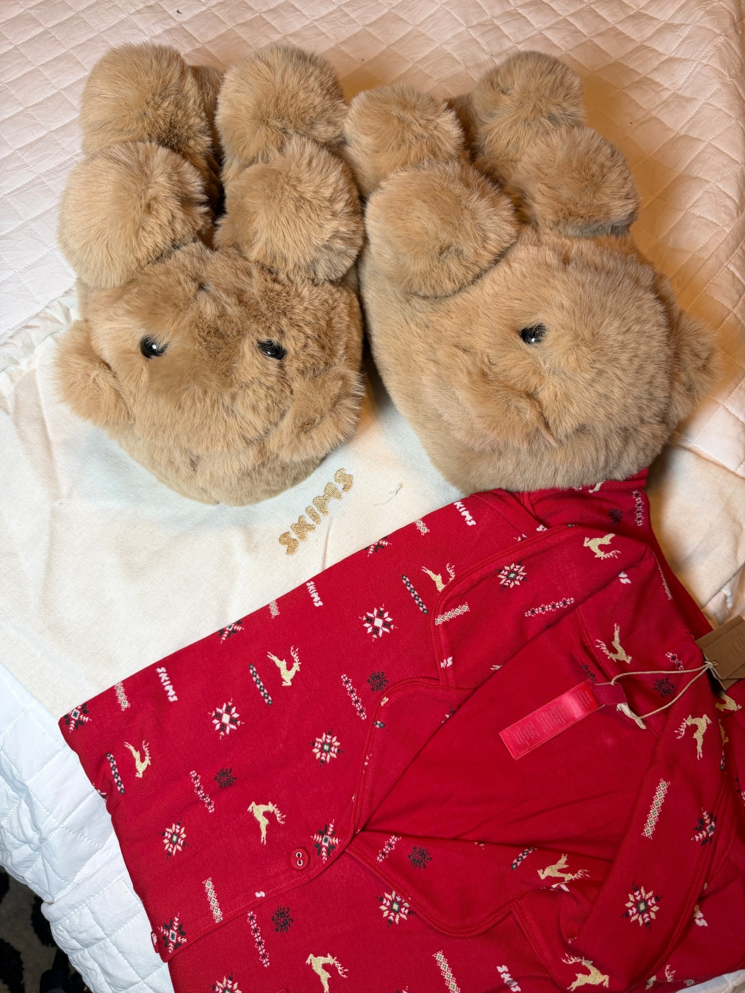 The coziest teddy bear slippers and pajamas! 🧸🛷🦌

#LTKHoliday #LTKSeasonal #LTKGiftGuide