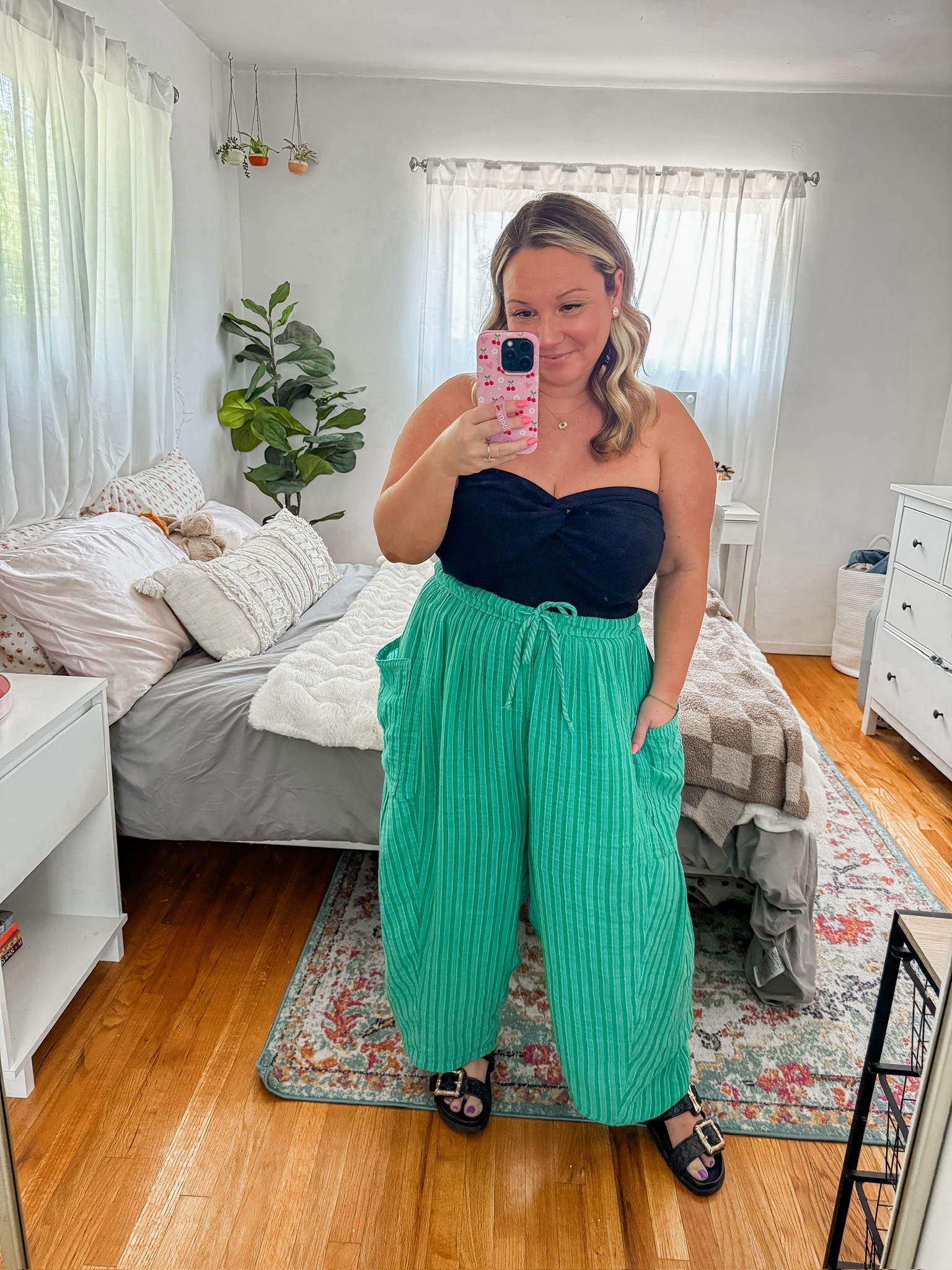Everyday spring outfit inspo

Tube top size large super comfy and stretchy great for summer
Pants size MEDIUM run oversized you can size down

Spring styles, summer styles, summer outfits, petite style, travel style, resort wear, Amazon, Amazon fashion 



#LTKStyleTip #LTKMidsize #LTKPetite