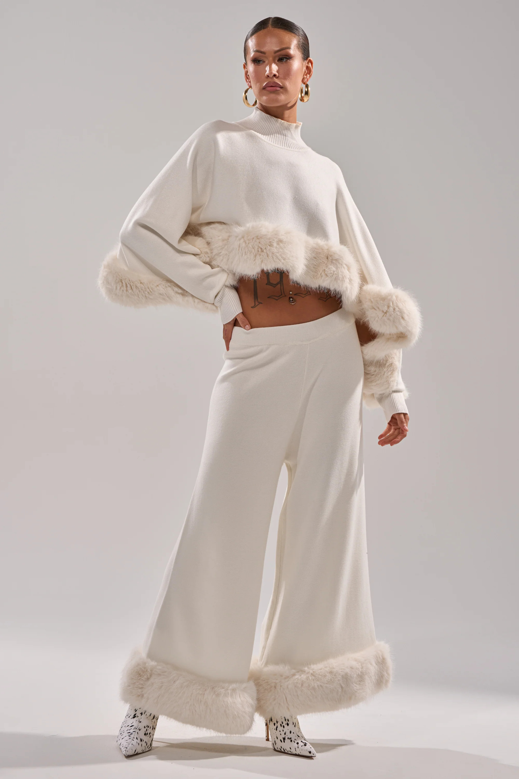 QUIET LUX FUR TRIM SWEATER PANTS IN WHITE | AKIRA