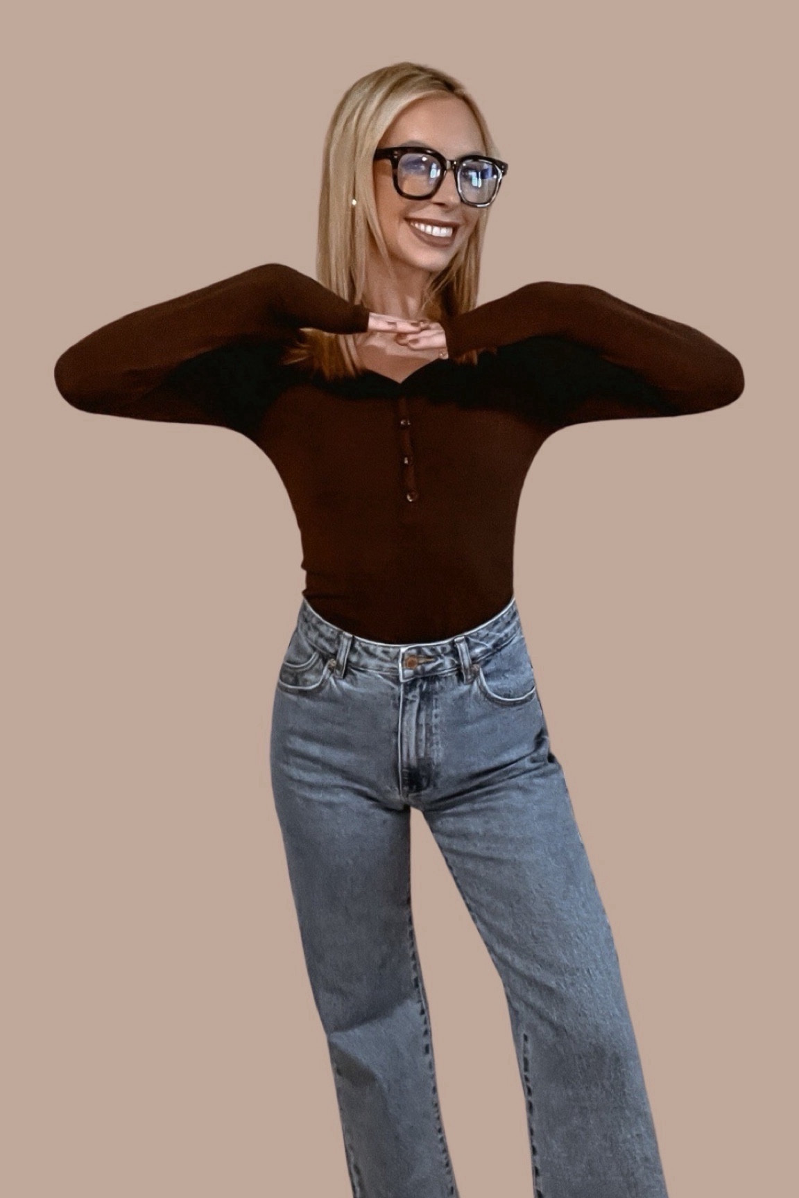 Most comfy top and loving these jeans!

I ordered my true size in both. Jeans are on sale for 64.50!!!! 🤩 


#LTKstyletip #LTKMostLoved #LTKbeauty