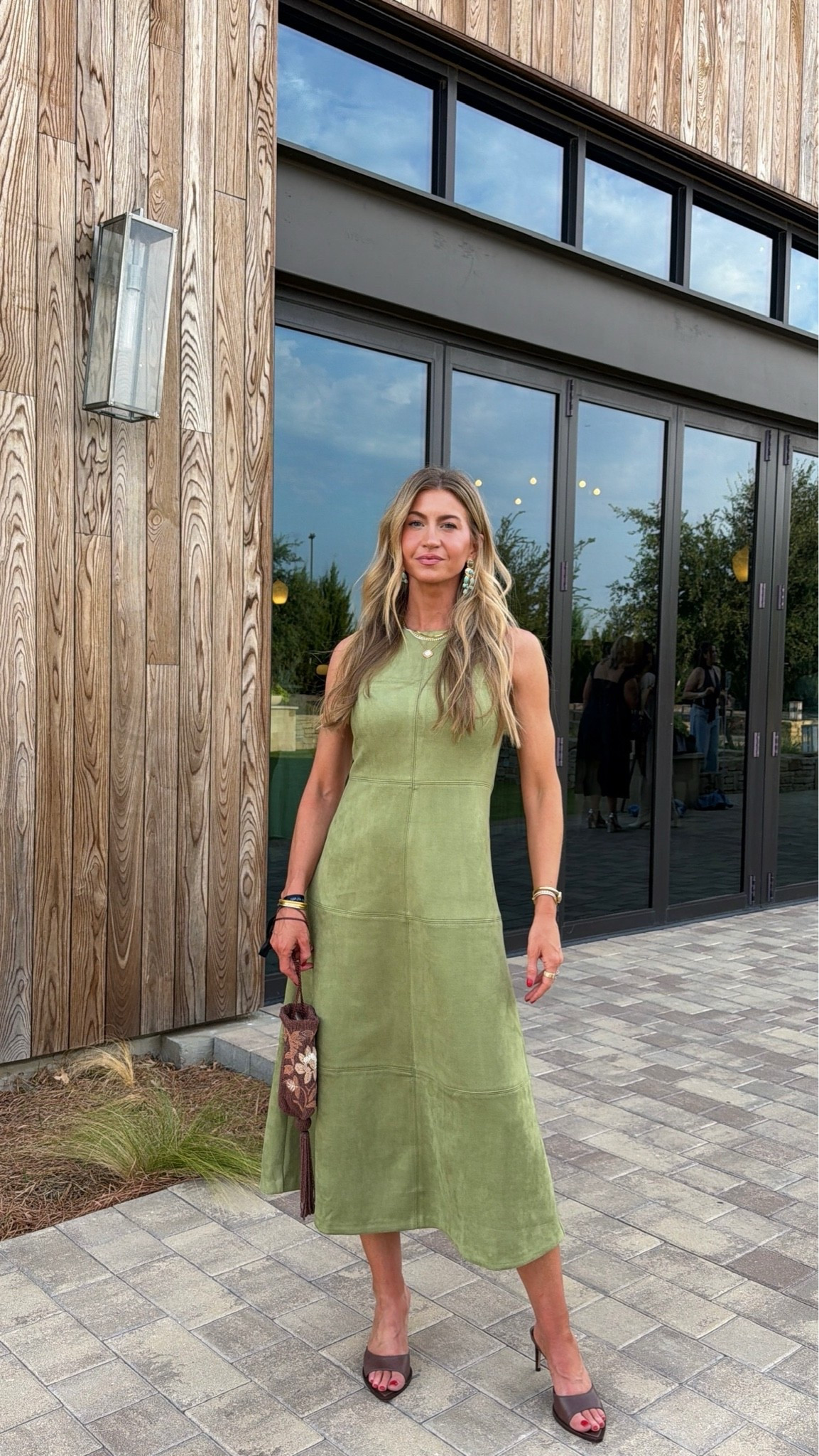 Love this moss green dress from Tuckernuck. This was my look for the first LTK con event. Moss faux suede green dress: TTS, wearing an XS Dark brown kitten heels: TTS Patrick ta gloss in ‘Salted Caramel’ Beaded brown floral bag, drop chandelier turquoise earrings

#LTKCon #LTKootd #LTKgrwm