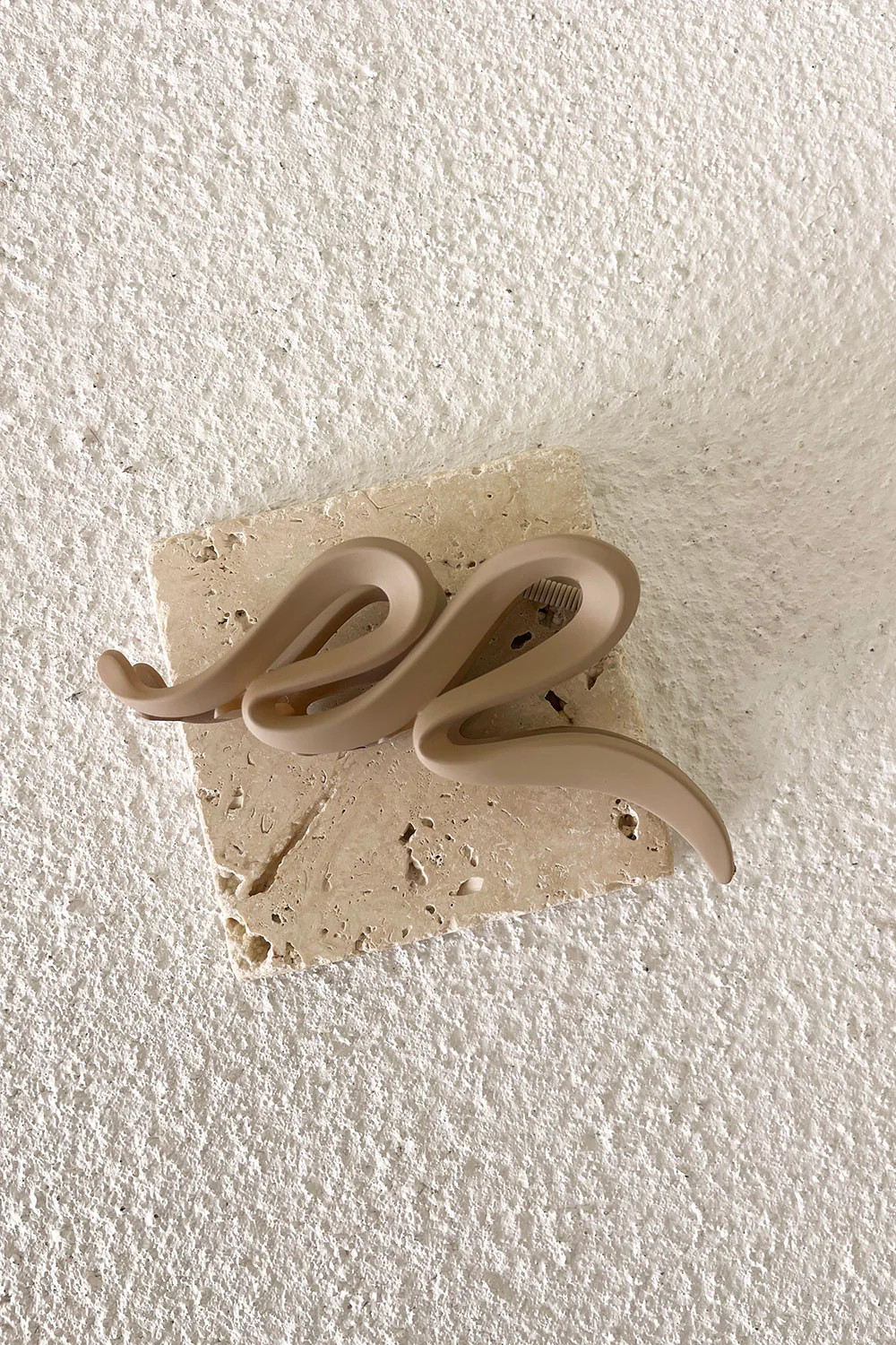 Circa Wavy Clip - Taupe Grey | Sabo Skirt US