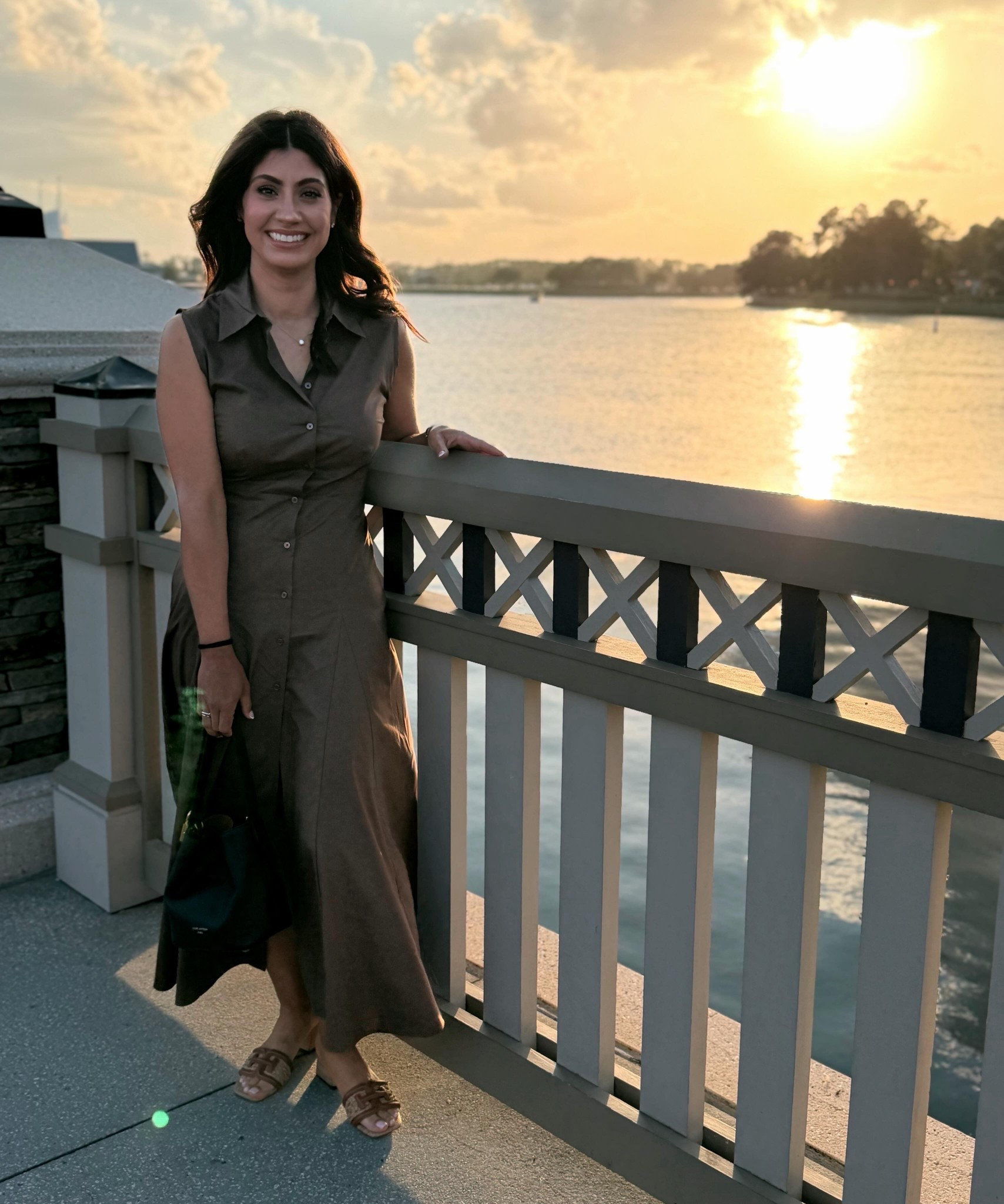 Caught the sunset at the perfect time ✨

Summer dress from Mango in a size Small
#OrlandoFlorida #SunsetViews #GoldenHour #GoodTimes