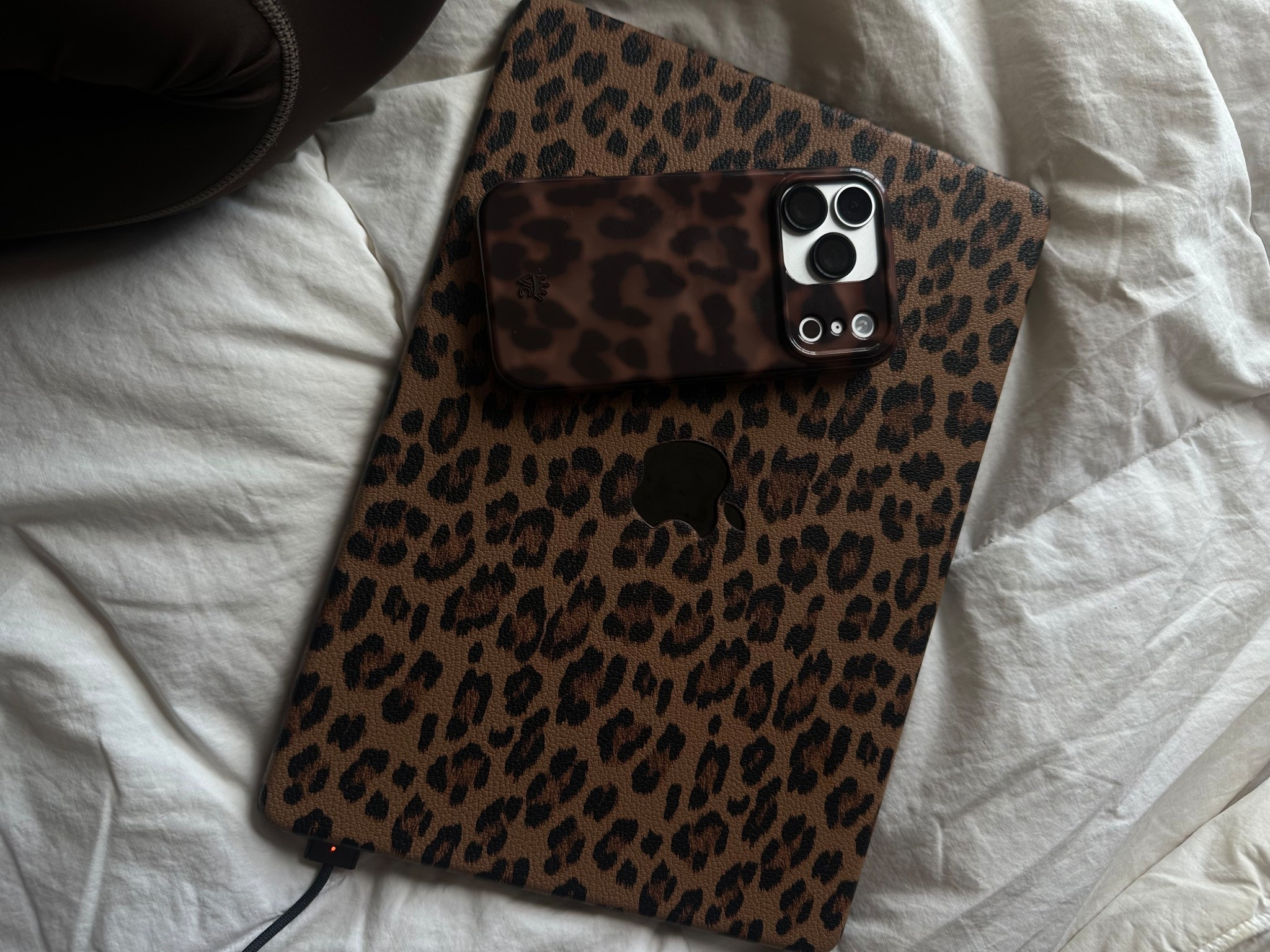 Obsessed with leopard print 🫶🏾😍#phonecase #laptopcase #leopardprint