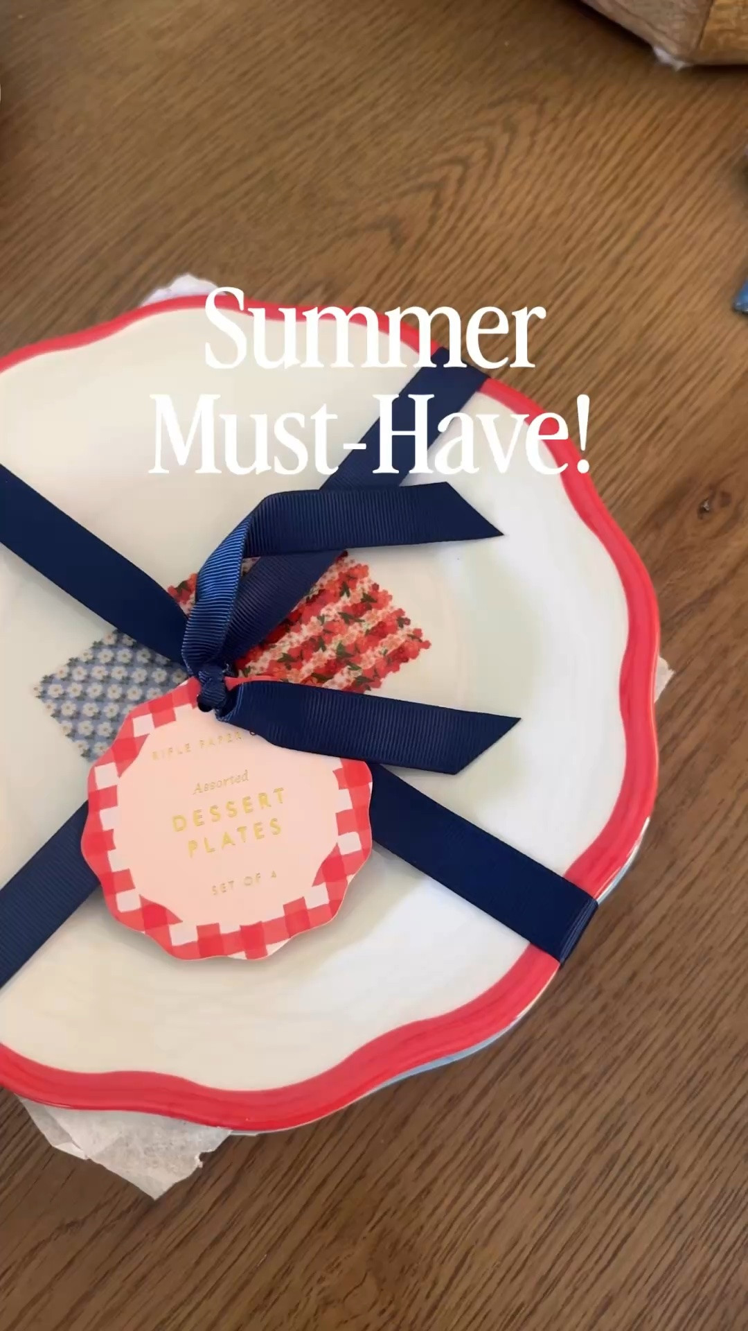 How perfect are these for summer?! ☀️ I’m honestly wishing I had them for Memorial Day weekend, but I’ll happily take them for the rest of summer and all the Fourth of July hosting ahead 🇺🇸 These dessert plates are absolutely stunning — and you already know I love a good melamine plate for easy entertaining. Bonus: they’re currently 25% off, so now’s the time to grab them!
#4thofjuly #summerdecor #summertablescape #summerdinner