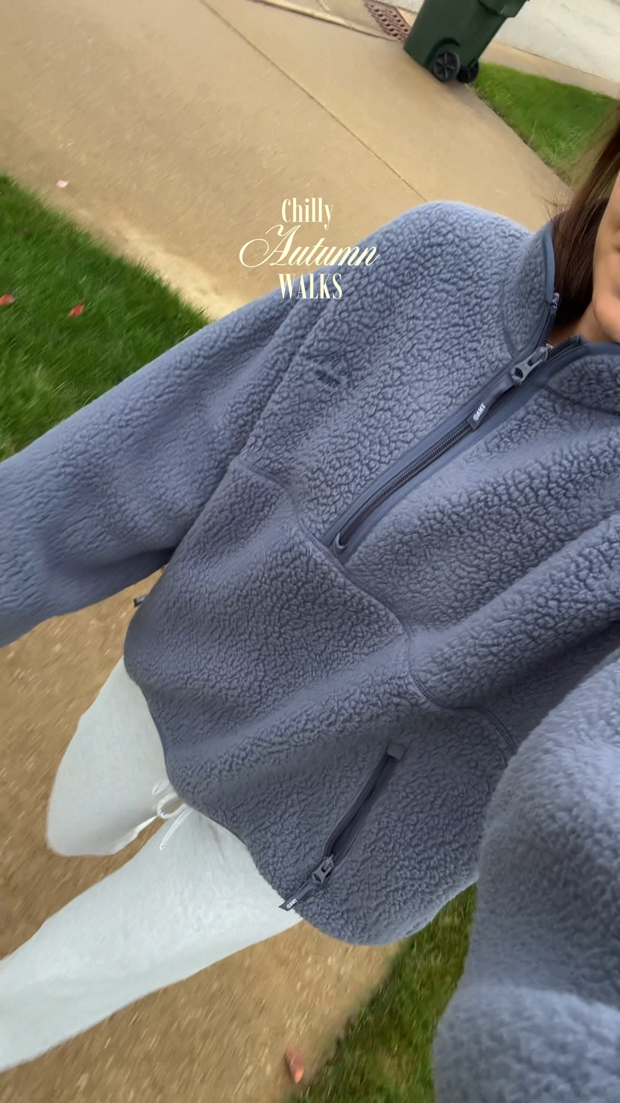 Walk outfit 
Large zip up
Xs pants