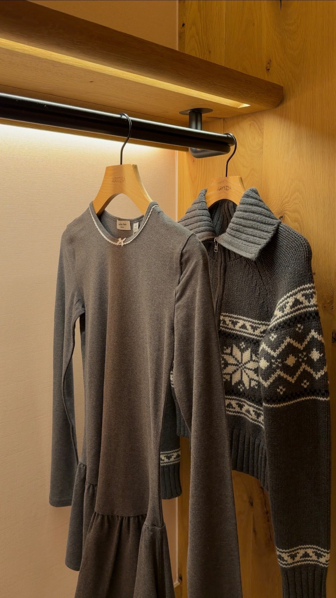 Got both of these yesterday at Aritzia in XS!