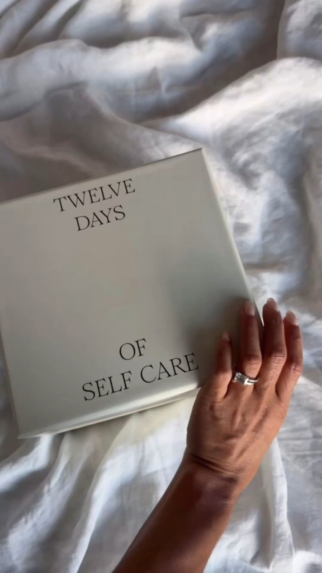 There’s something calming about opening each piece in the Jenni Kayne Advent Calendar. 

The textures, the scents, the little details feel elevated without being excessive. It’s the kind of holiday tradition that pairs well with a minimalist home and slow, cozy evening 

 

#LTKGiftGuide #LTKselfcare #LTKHoliday