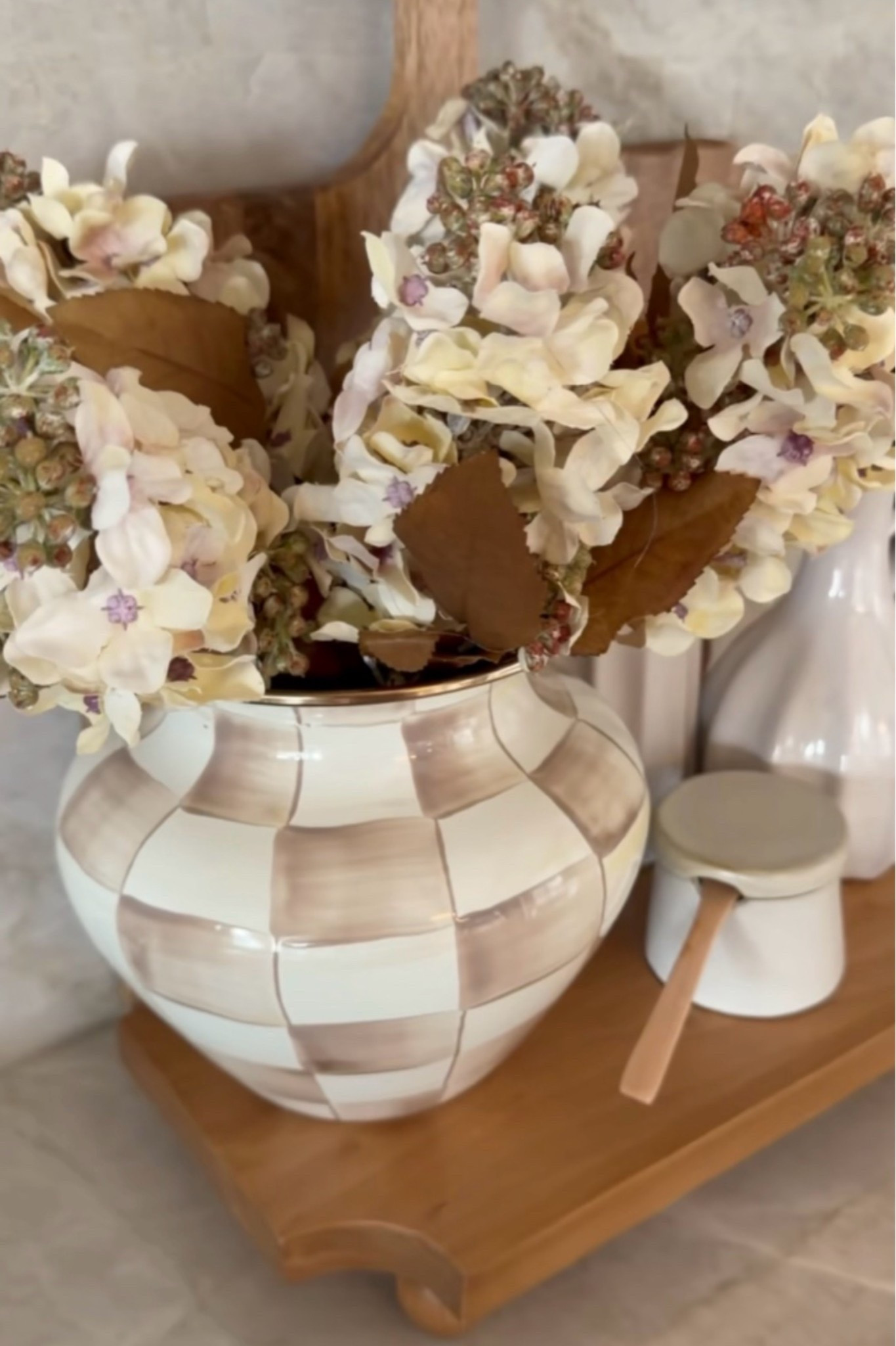 Closer look at my new checkered vase!!

#LTKdayinmylife #LTKSeasonal #LTKHome