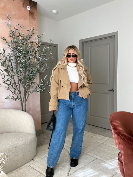 Bringing back all the fall staples😍

Crop - Princess Polly// size 8 
Jacket - Abercrombie (sold out) Linked a similar from ASOS// large
Jeans - Abercrombie // size 30

#LTKstyletip #LTKSeasonal #LTKmidsize