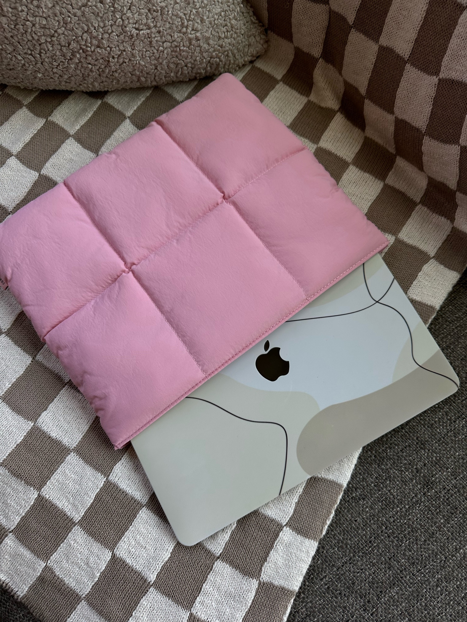 This laptop puffer sleeve 💻💗>>>

#LTKGiftGuide