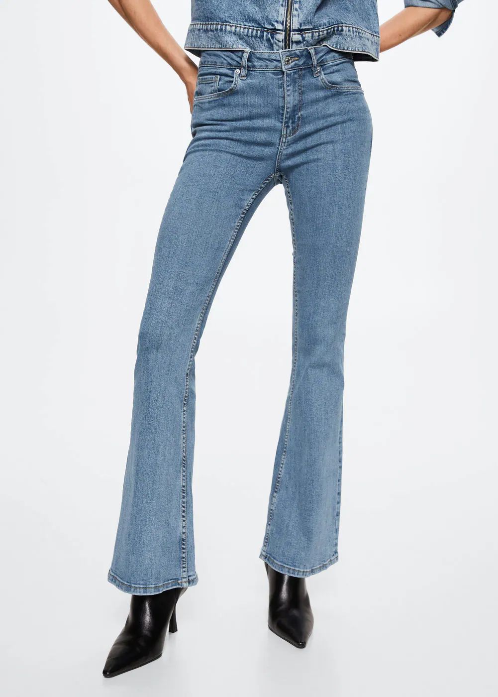 Mid-rise flared jeans | MANGO (US)