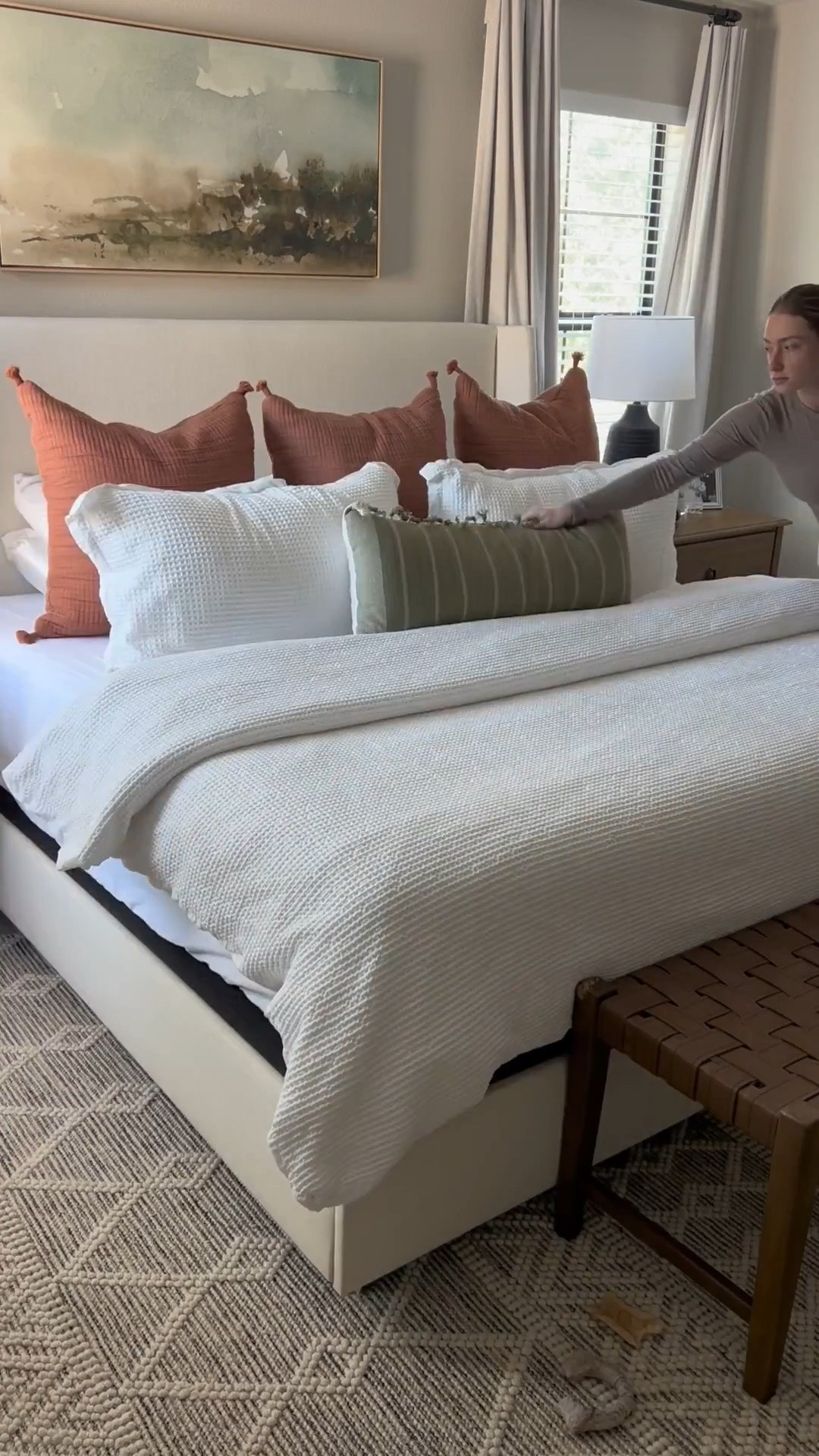 Sometimes the middle of the week calls for a little pause 🌸 

washing sheets, folding laundry, tidying the nightstand, and giving the vanity a refresh 🫧

it’s amazing how a few small resets can make the whole week feel brighter🏡

#MidweekReset #CozyCorners #FreshSheets #OrganizedHome #ResetYourSpace #SimpleRituals #HomeVibes
