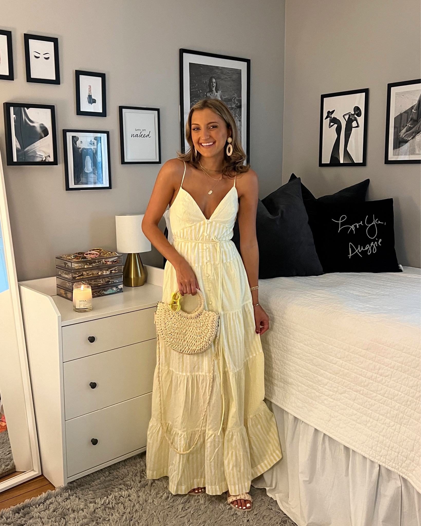 Italy outfit idea, Europe outfit idea 💛 love this linen set/vacation outfit for my Amalfi Coast trip!