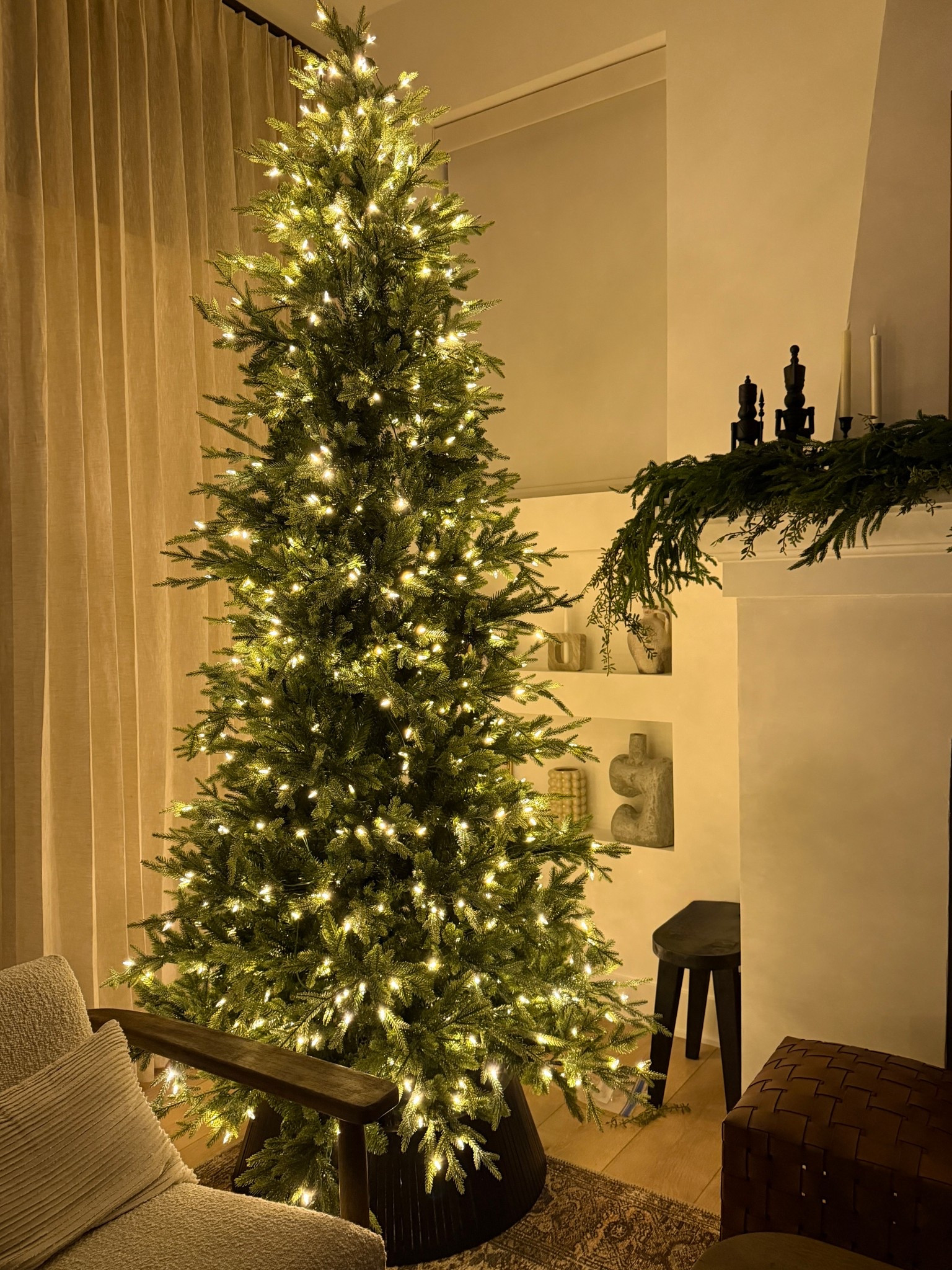 Christmas Decor - linking similar nutcrackers! #kathleenpost

Holiday Decor, holiday decorations, Christmas decorations, Christmas tree, tree collar, mantle decor