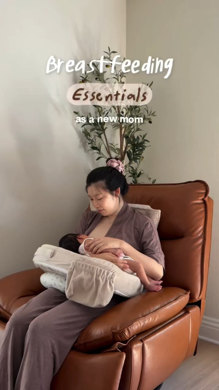 Breastfeeding is beautiful, but definitely not easy 🤍 From sore nipples and leaking to pumping and middle-of-the-night feeds… there’s a lot to figure out.

Sharing a few breastfeeding essentials I actually use every day that have made things so much easier for me. 🤱🏻

✨哺乳必备好物分享🍼

Breastfeeding mamas, what’s your must-have? 🫶🏻

#BreastfeedingMom #NewMomLife #BreastfeedingEssentials #Postpartum #MomLife