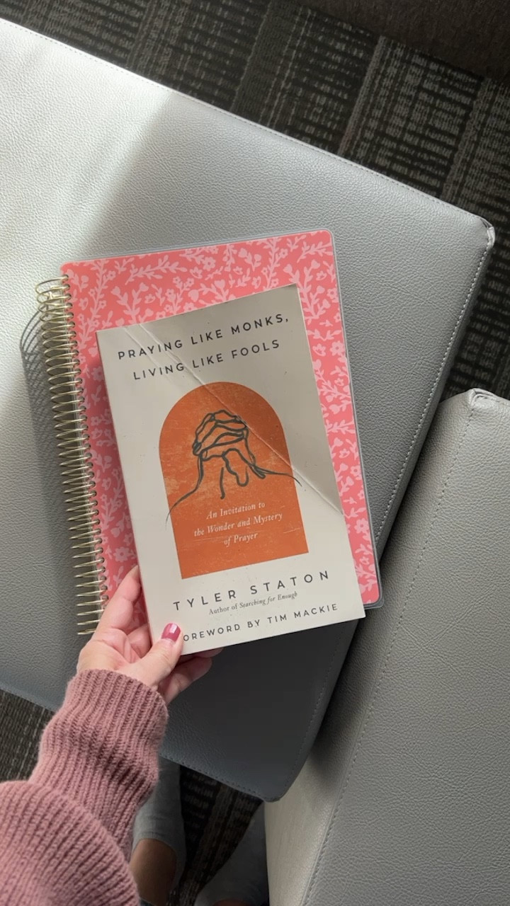 Travel buddies - book and a planner ❤️

#LTKtravel