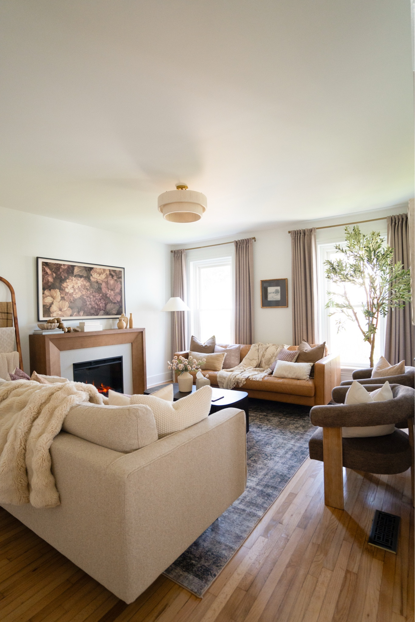 Our Airbnb living room is complete! Come stay awhile! I love our cozy space that feels so inviting for all the guests to lounge here! 

#Airbnbhome