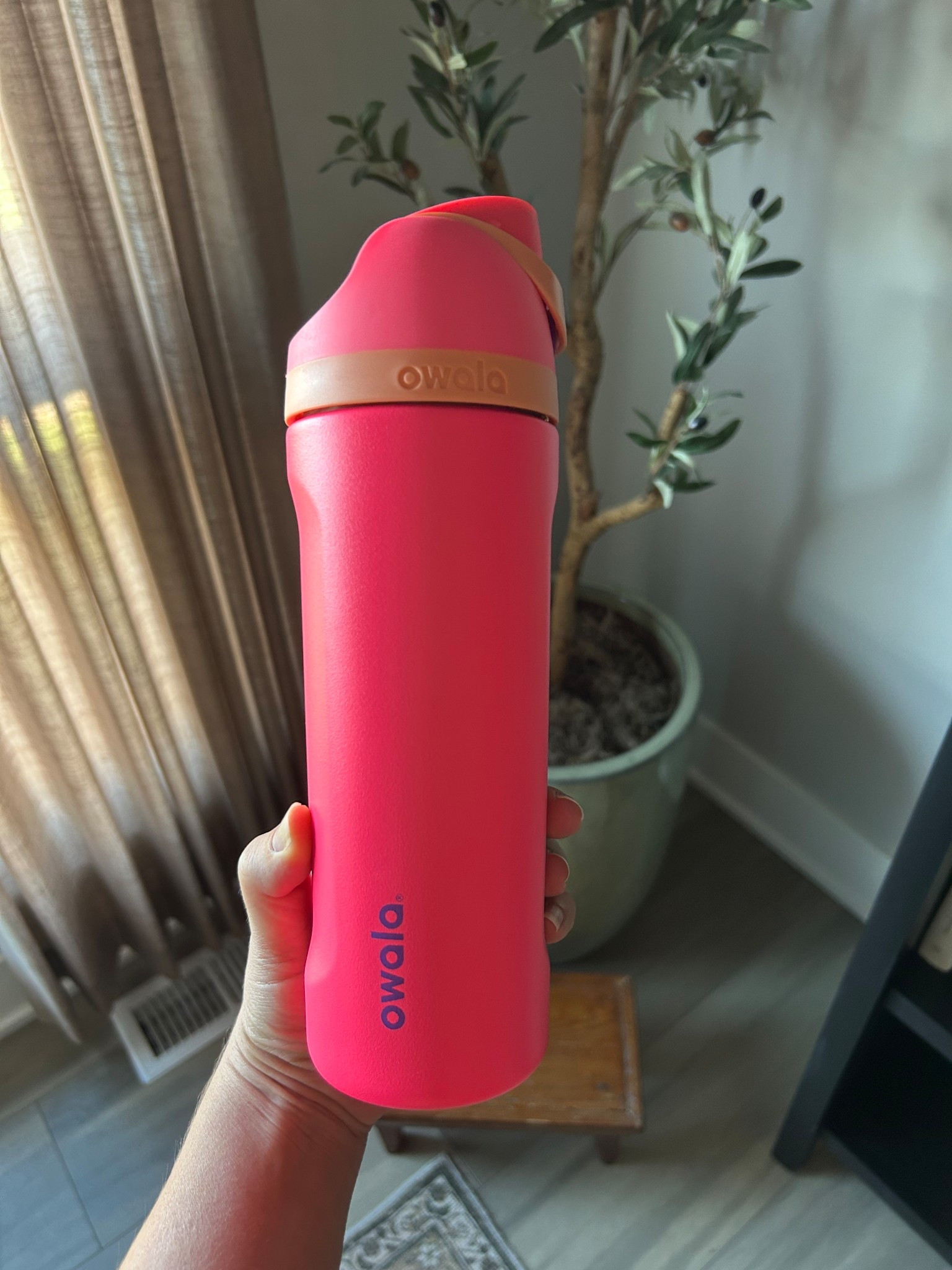 Jealous of my daughter’s Owala bottle!

#LTKFamily #LTKKids #LTKHome