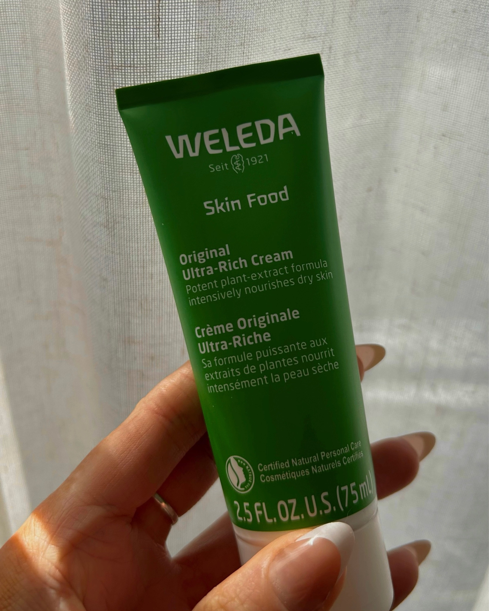 Weleda Skin Food Original Ultra-Rich Face Cream 💚

skincare, for dry skin, moisturizer, hydration, hollyfrocks

#LTKstyletip #LTKfindsunder50

#LTKBeauty