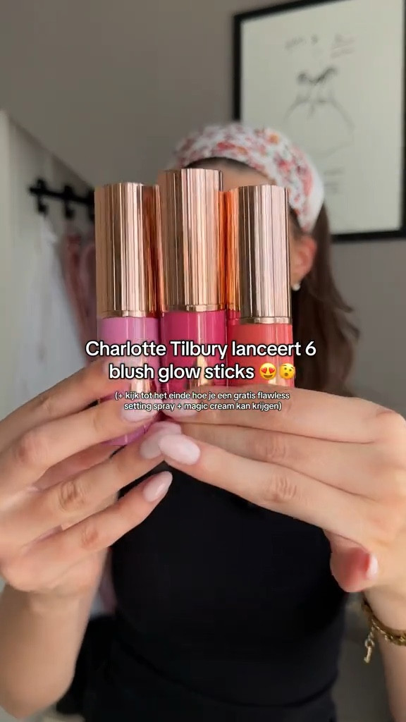 Charlotte Tilbury lanceert 6 blush glow sticks 😍

🏷️: creamy texture, long stay, rouge, new launch product, pink shade, roze, dutch, buildable, summer look, zomer teint, skincare, verzorgend

#LTKbeauty #LTKnederlands #LTKsummer