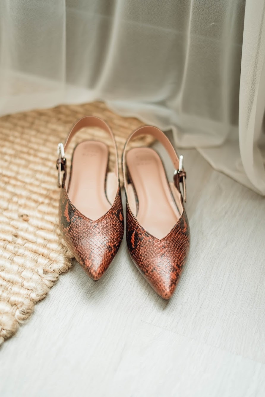 Snake print ballet flats

Snake skin print  shoes  winter outfits  footwear 

#LTKFindsUnder50 #LTKootd #LTKSeasonal