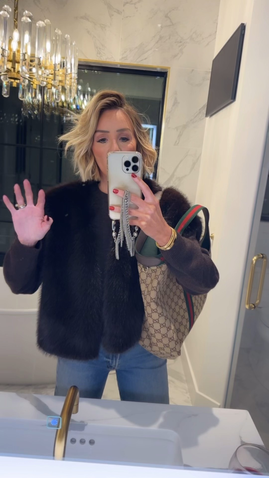 This most loved Zara vest is the perfect winter layer! 😍😍😍 