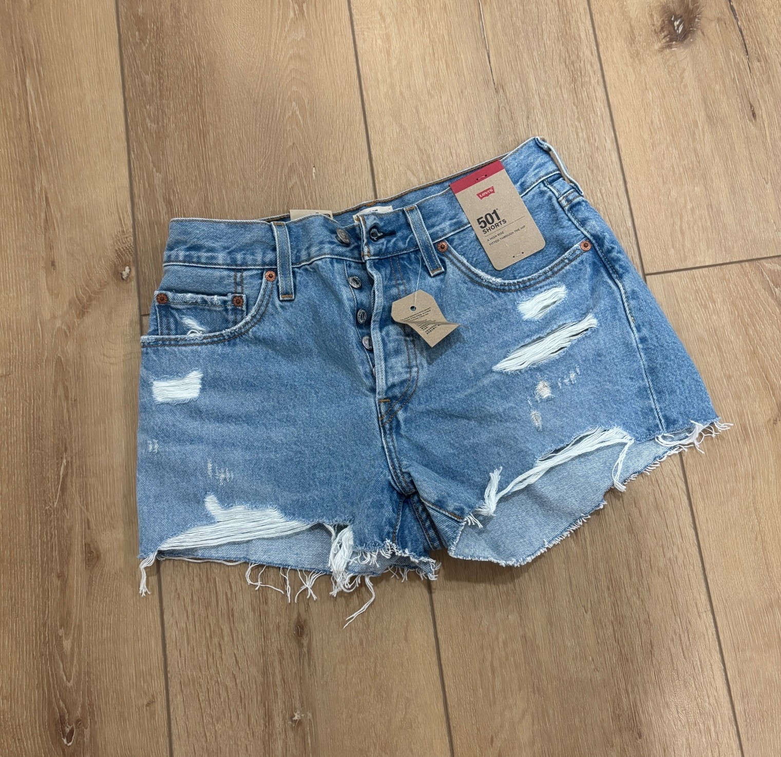 Levi’s are always a staple ❤️ Long time tried and true and many would say the most flattering on the booty!!!

#LTKSaleAlert #LTKgrwm #LTKmomlife