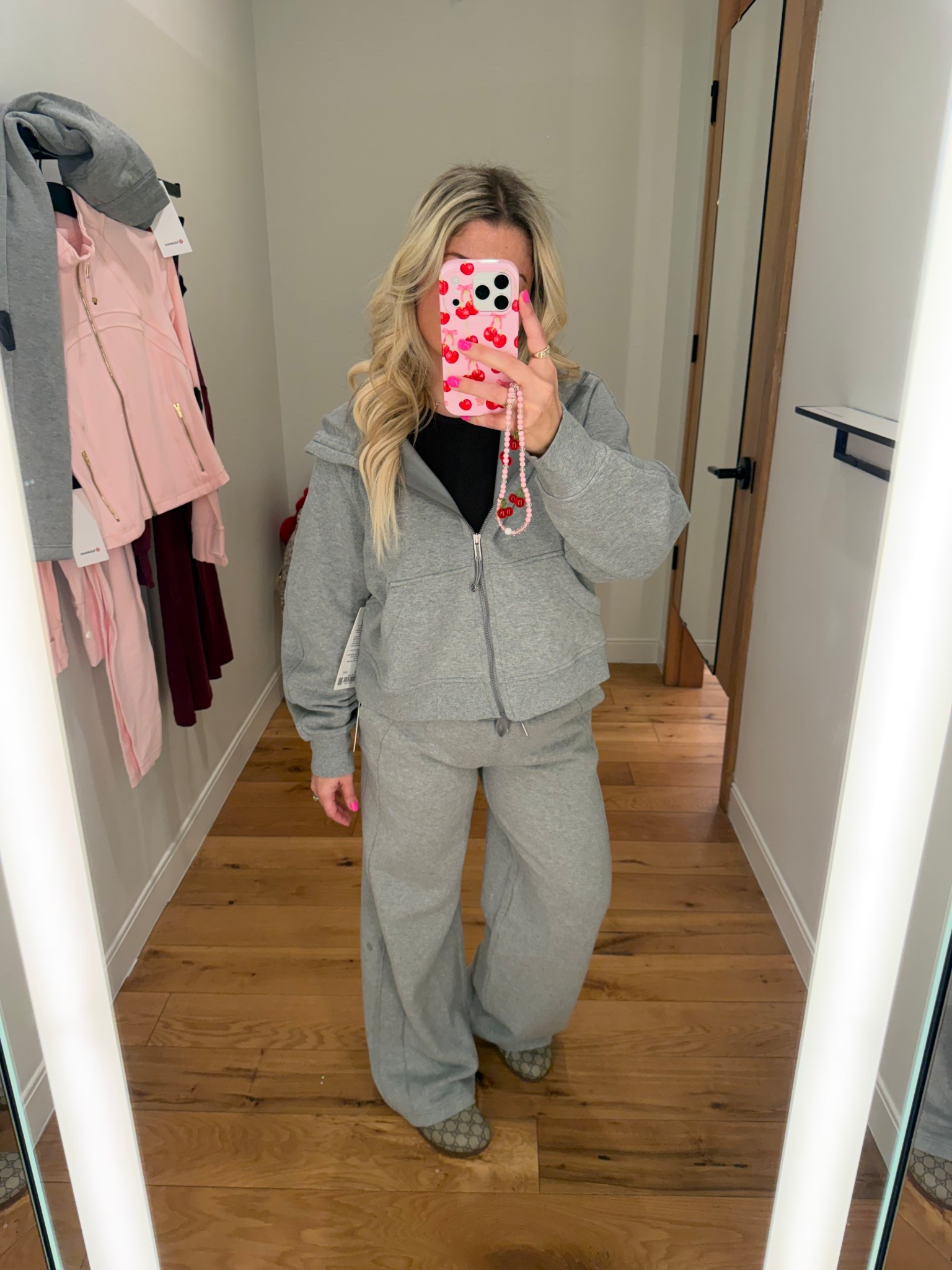 @lululemon scuba hoodie 
Scuba wide leg pants small
Gucci clogs tts