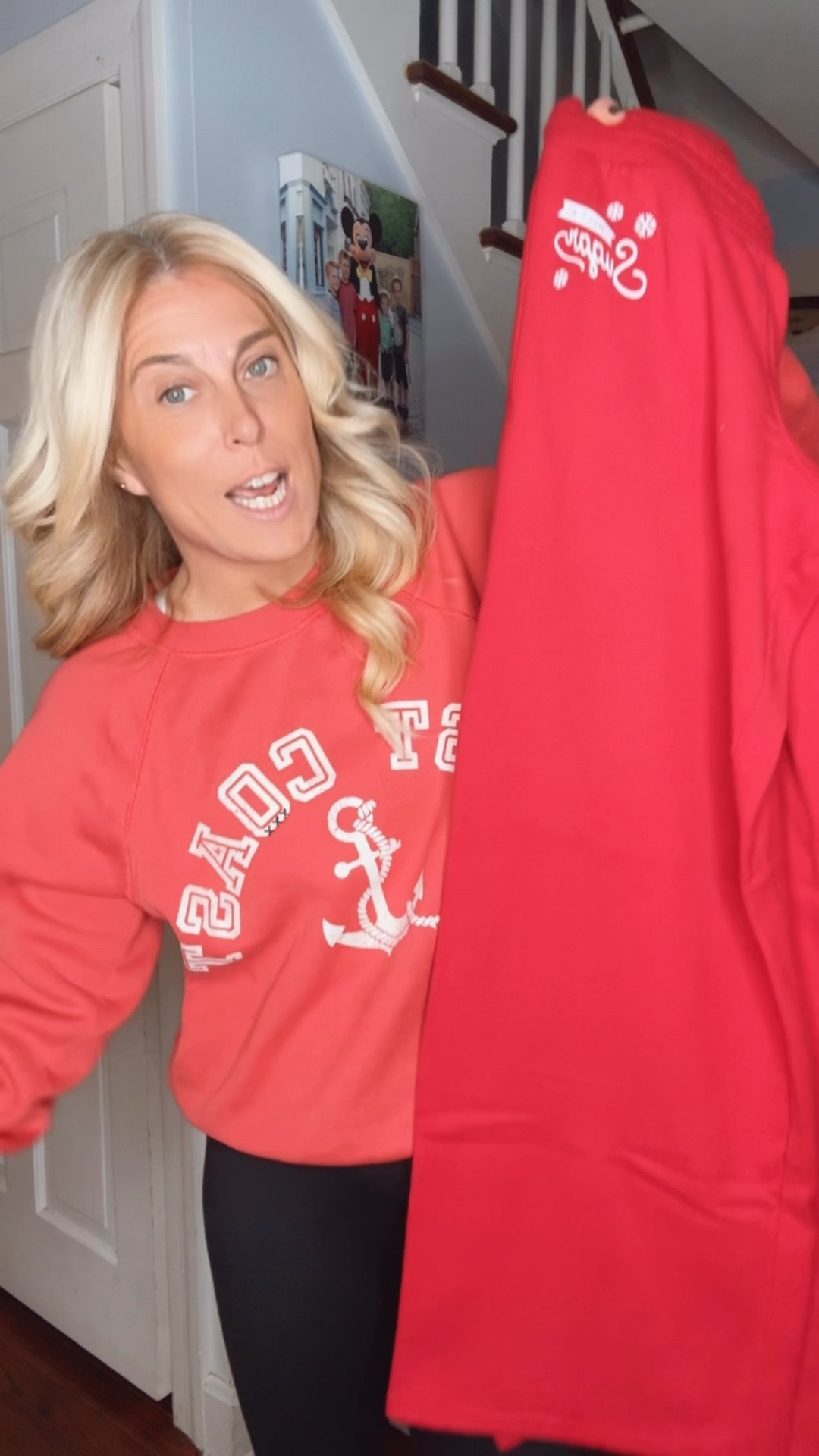 Hollister baggy sweatpants 

#LTKHoliday #LTKStyleTip