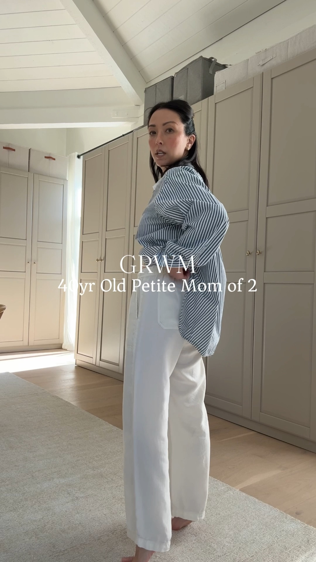 Spring Staples I Re-Wear Every Year: Splendid Angie Crop Linen Pants. The cropped length works perfectly on petites. These are a linen blend, so they don't wrinkle as easily as pure linen. It just grazes the skin, making it very comfortable and great for hot weather. 

Gap x DOEN Big shirt xs
Splendid Angie Crop pants xs
Amazon jelly flats 5
Celine sunglasses
Quince earrings
Dorsey James necklace 15"
The Row n/s Park tote in blue size medium


#LTKgrwm #LTKPetite #LTKmomlife