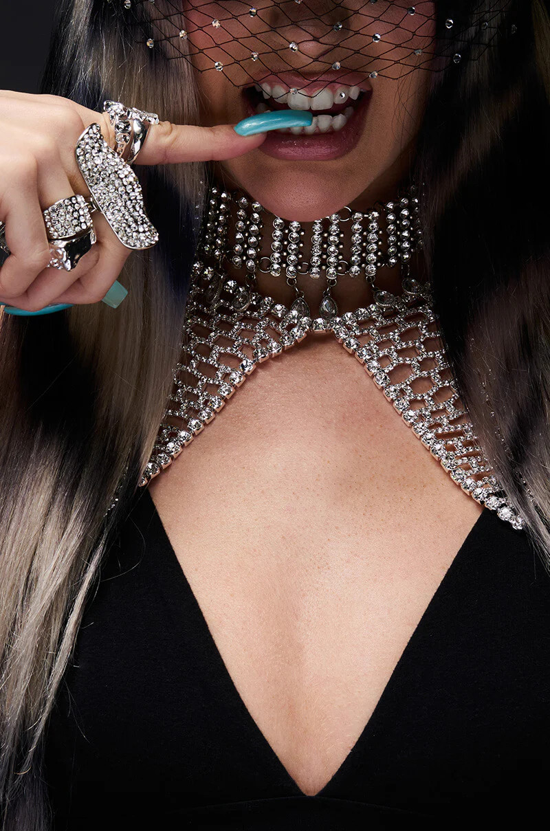 POP MY COLLAR NECKLACE | AKIRA