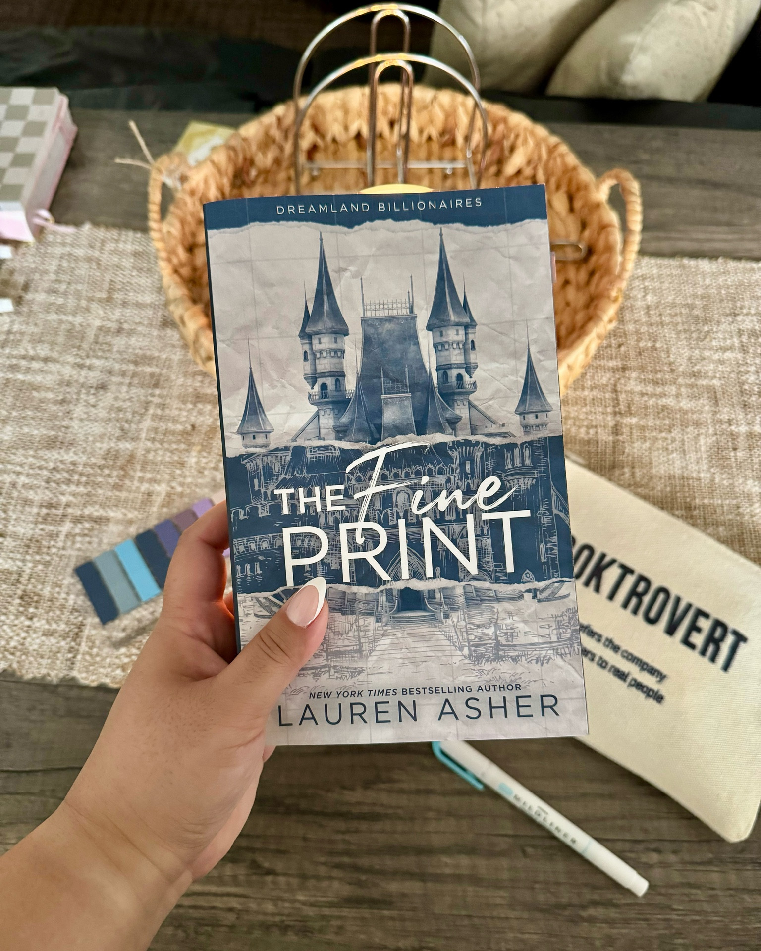 🌟🌟🌟🌟 for Lauren Asher’s The Fine Print (book 1 in the Dreamland Billionaires series). I finished reading this book late last night, and I enjoyed it a lot. The two-person POV, the humanness of the characters, and the quick chapters made it feel like I flew through reading the book. I’m looking forward to reading the next two books soon!

#LTKFindsUnder50
