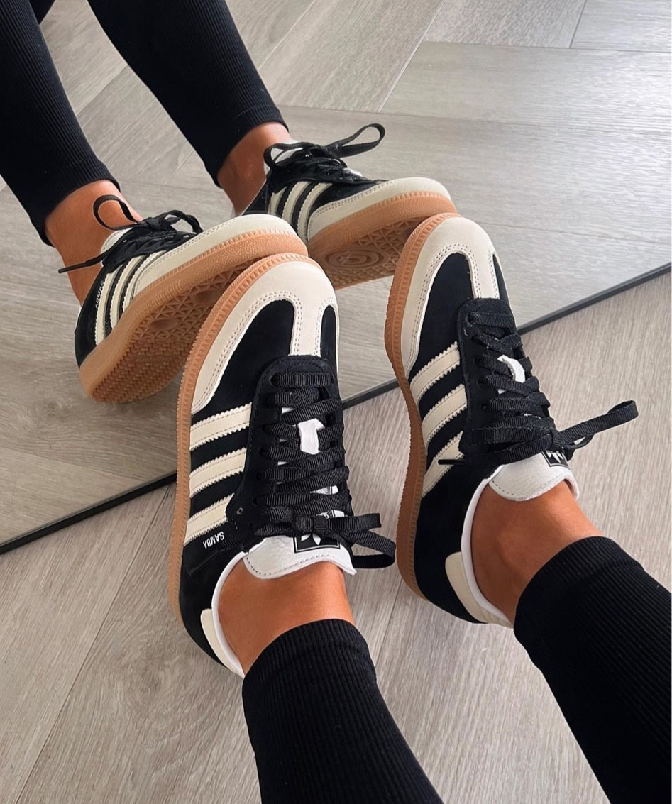 Samba adidas 

#LTKMostLoved #LTKeurope #LTKGiftGuide
