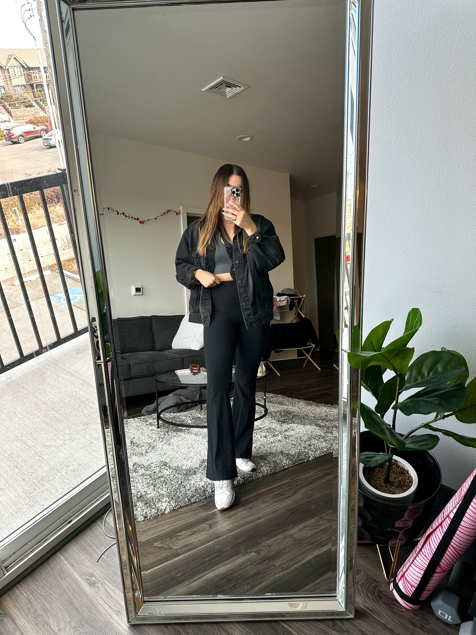 Super causal workout inspired first date outfit!

I’m wearing a M tank, mens XL jacket, size 8 leggings and size 9 sneakers 


#LTKunder100 #LTKfit #LTKSeasonal