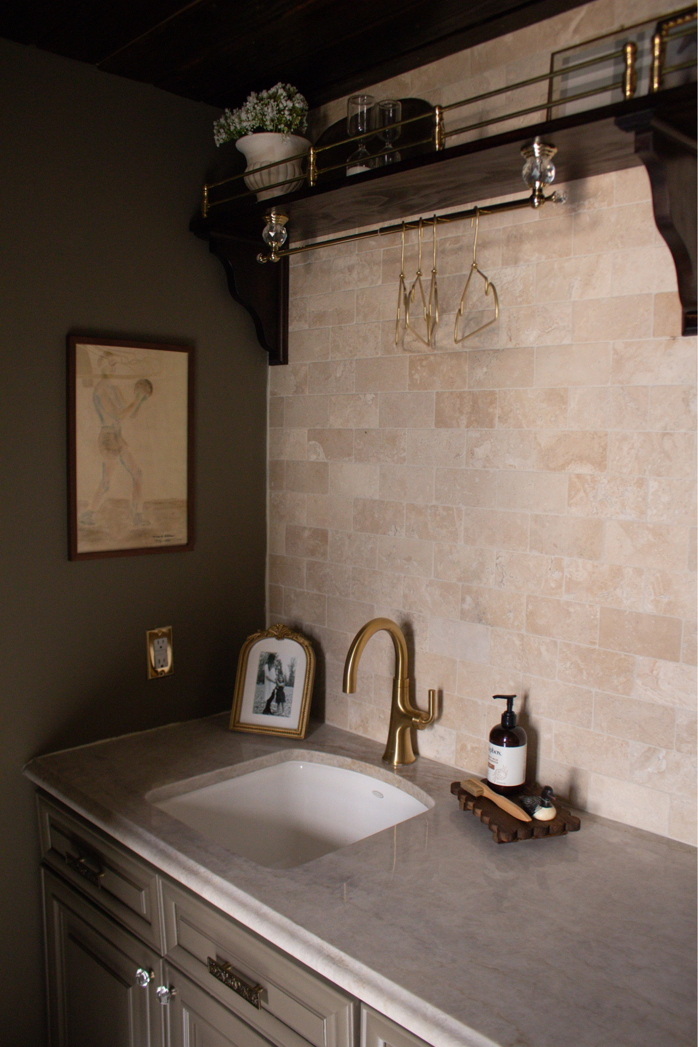 If you’re looking for laundry room inspiration, start with warm neutrals, closed storage, natural textures, and a few vintage touches. Timeless and inviting every time.

#LTKSeasonal #LTKHome