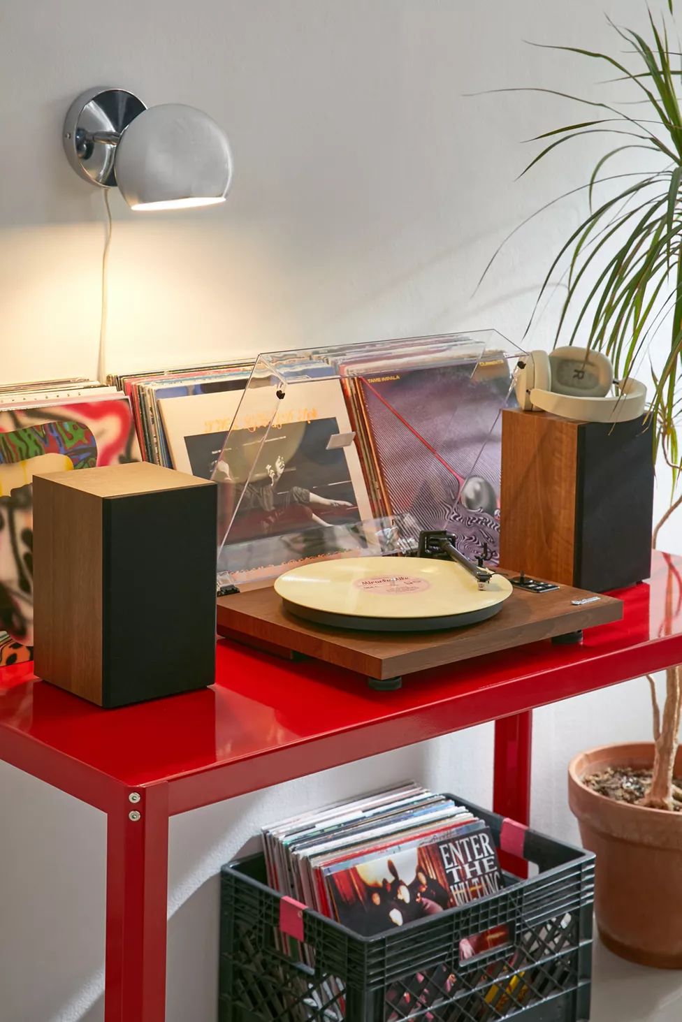 Gadhouse Henry Turntable & Speaker System | Urban Outfitters (US and RoW)