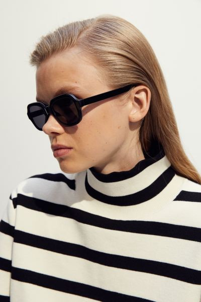 Turtleneck jumper - Cream/Striped - Ladies | H&M GB | H&M (UK, MY, IN, SG, PH, TW, HK)