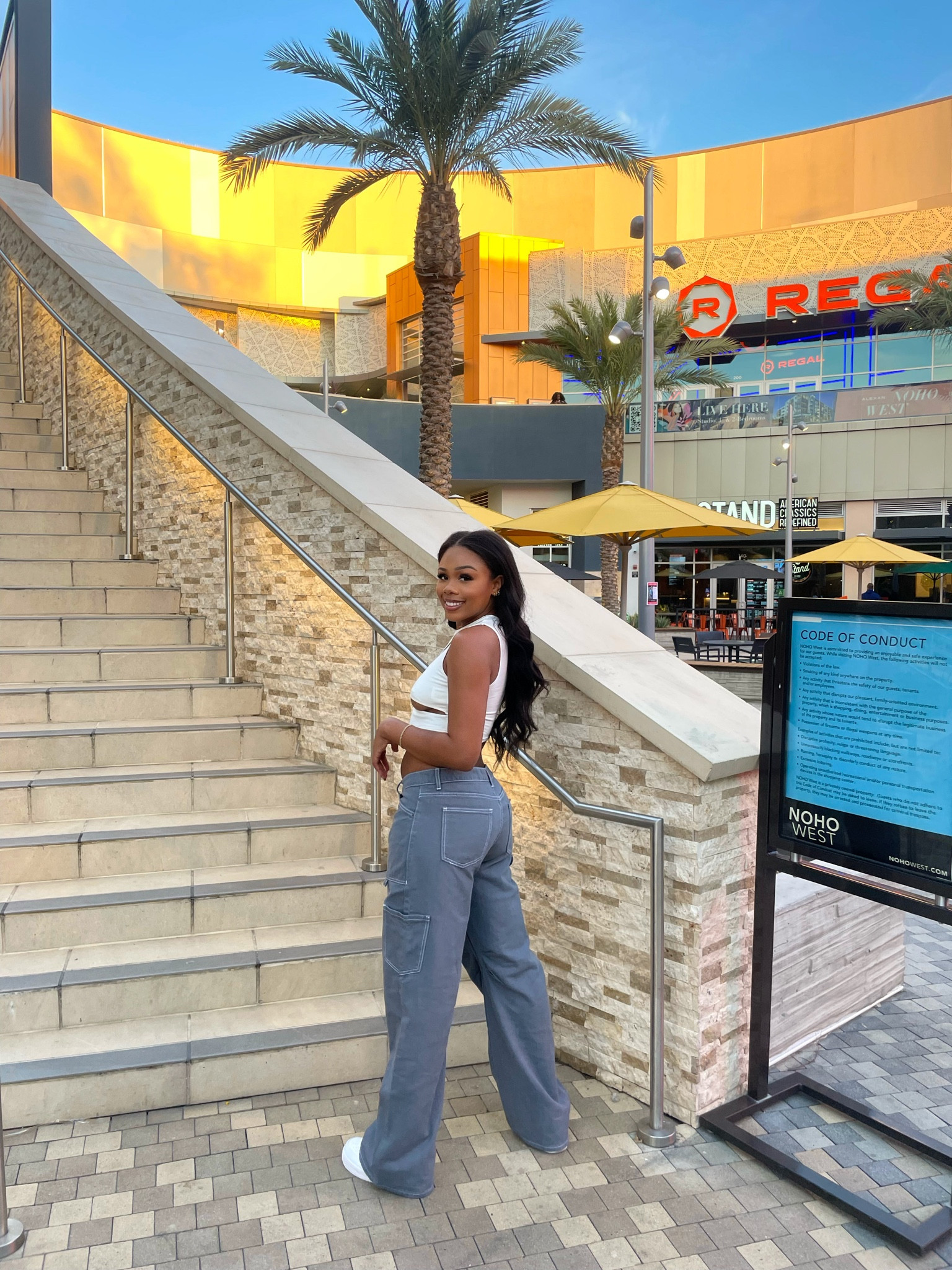 Baggy Cargos with a crop tank will always live rent free in my heart 💕


#LTKfindsunder50 #LTKfindsunder100 #LTKstyletip