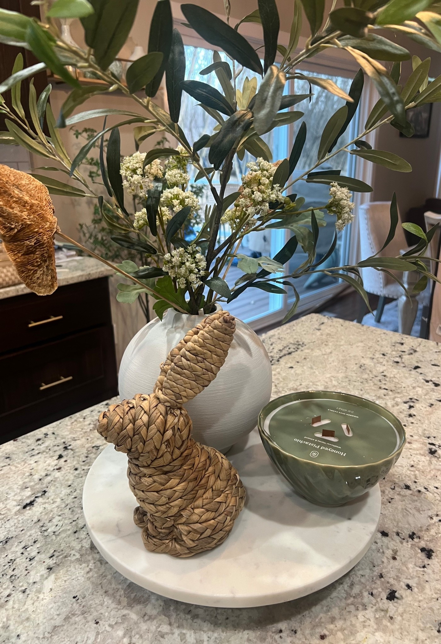 Spring Tray & decor 🌷🐰

Add a little pop of spring to your home with this rattan bunnie & floral arrangement  

#LTKSeasonal #LTKSpringSale #LTKHome