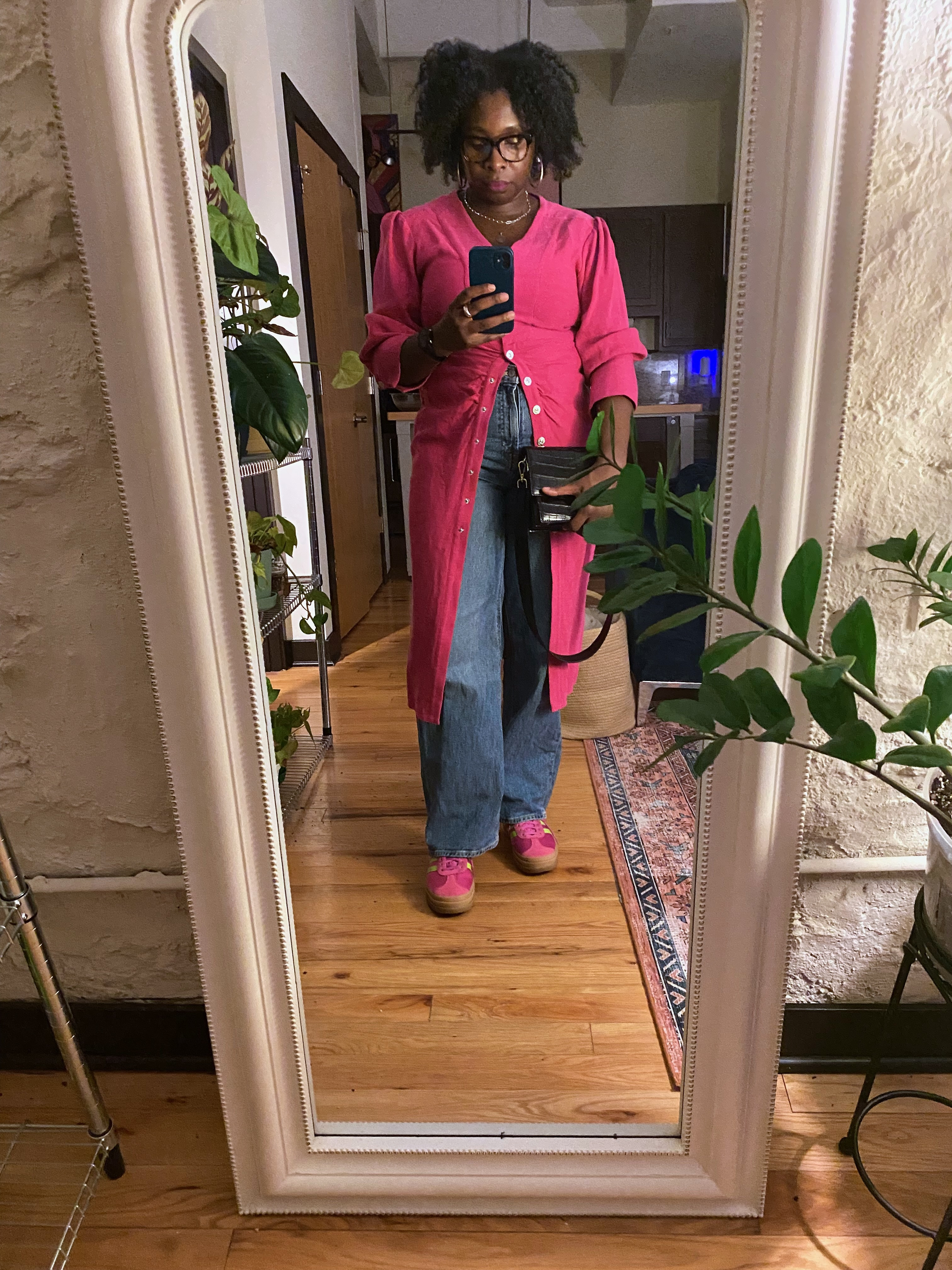 Hanging out way past my bedtime 

 #LTKdayinmylife #LTKootd #LTKMidsize