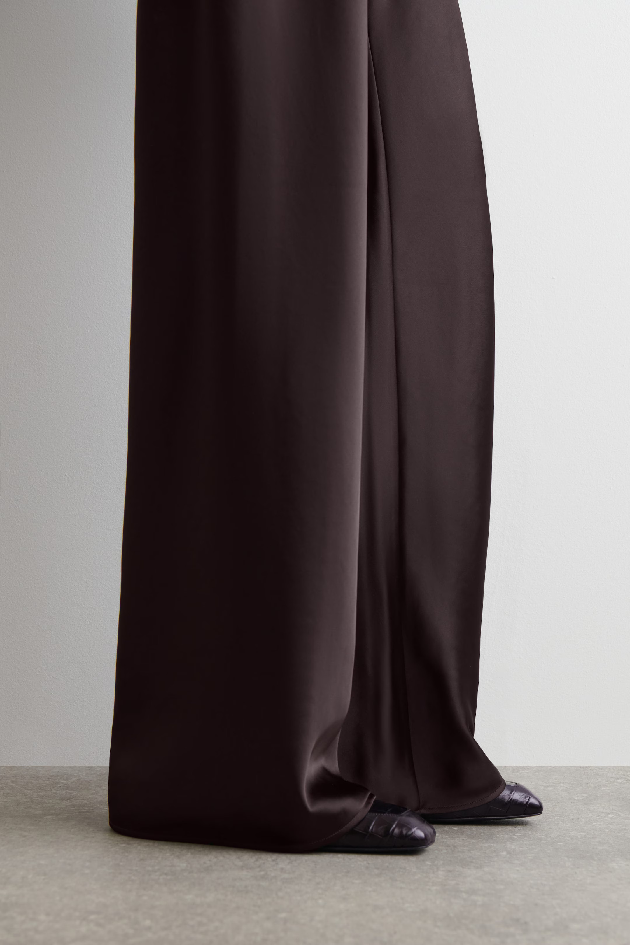 SATIN WIDE-LEG TROUSERS - DARK BROWN | COS GB | COS UK