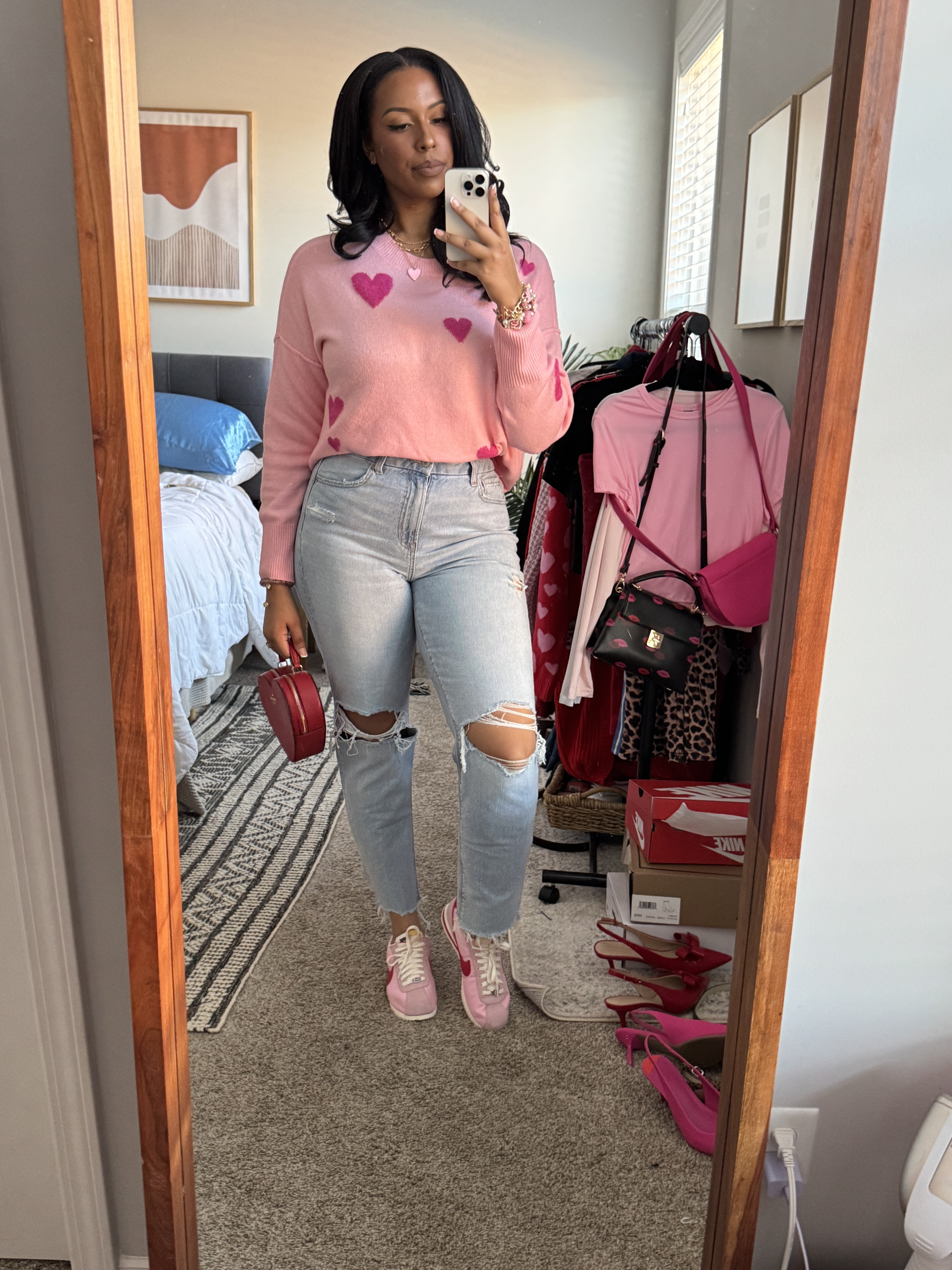 Valentine’s Day Outfit Inspo: Casual

#LTKMidsize #LTKBeauty #LTKStyleTip