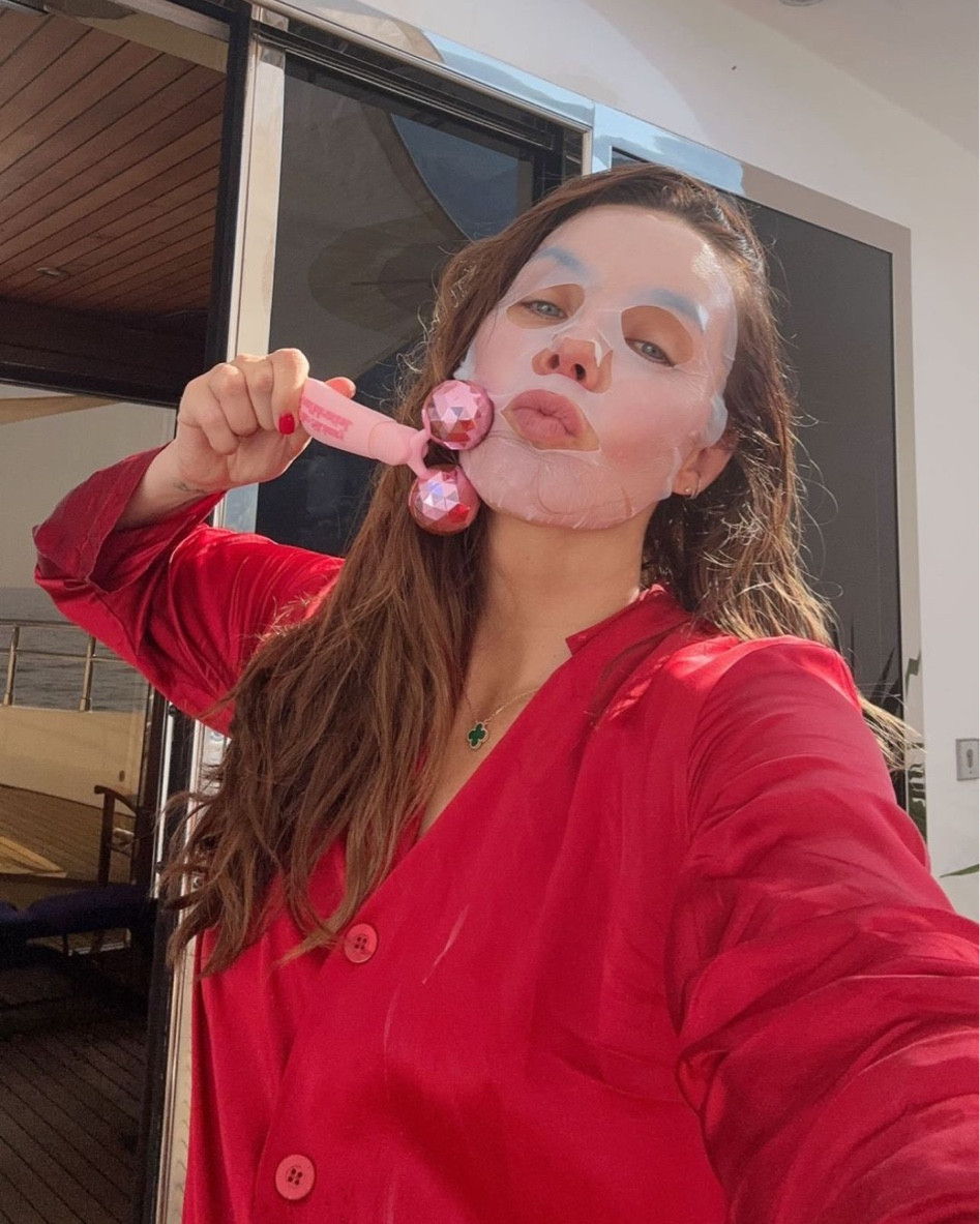 My morning beauty routine while I’m traveling! Wearing my favorite face mask.

#LTKtravel #LTKstyletip #LTKbeauty