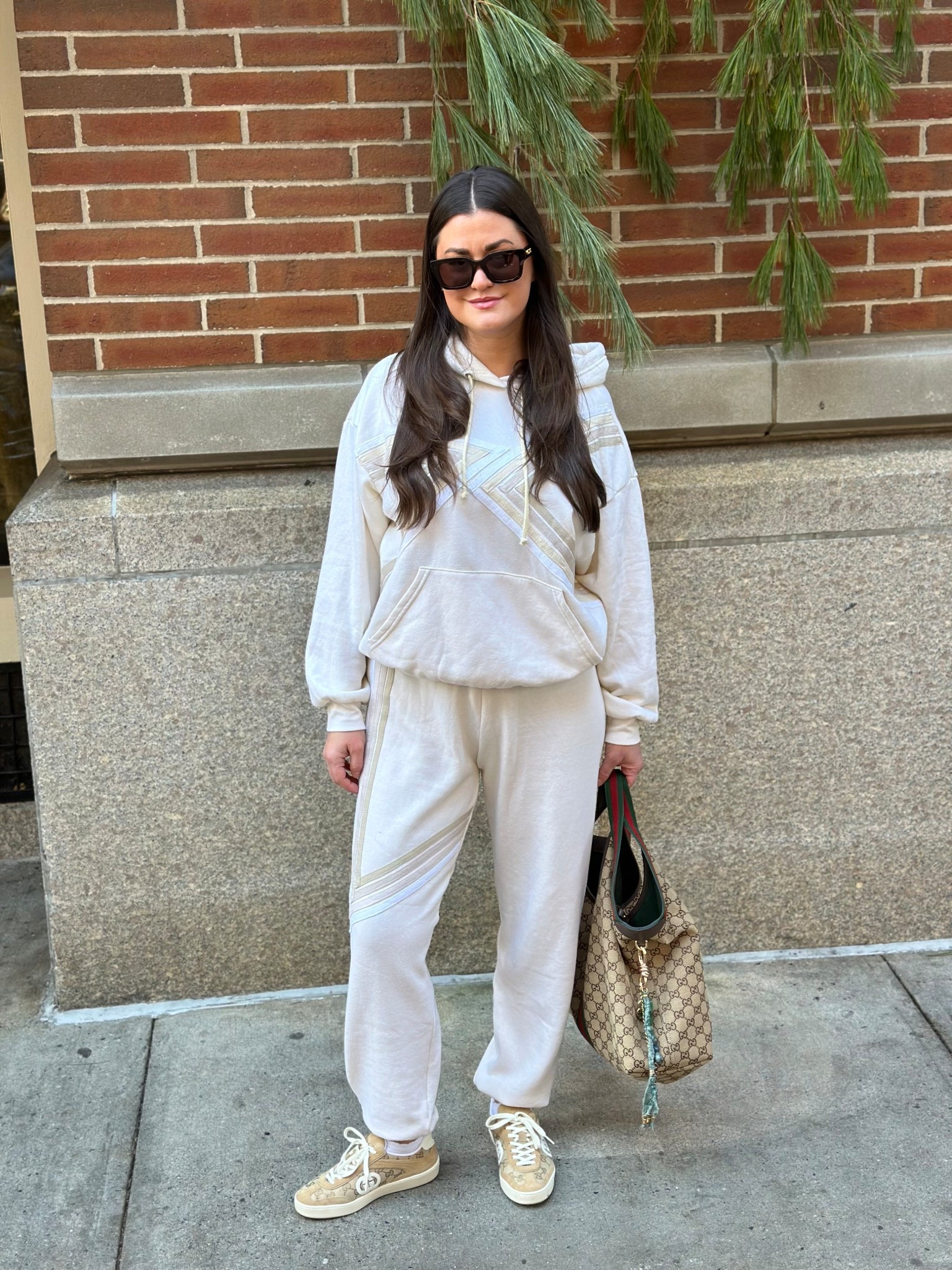 Aviator nation vintage white set
Gucci tote

#LTKootd #LTKGiftGuide