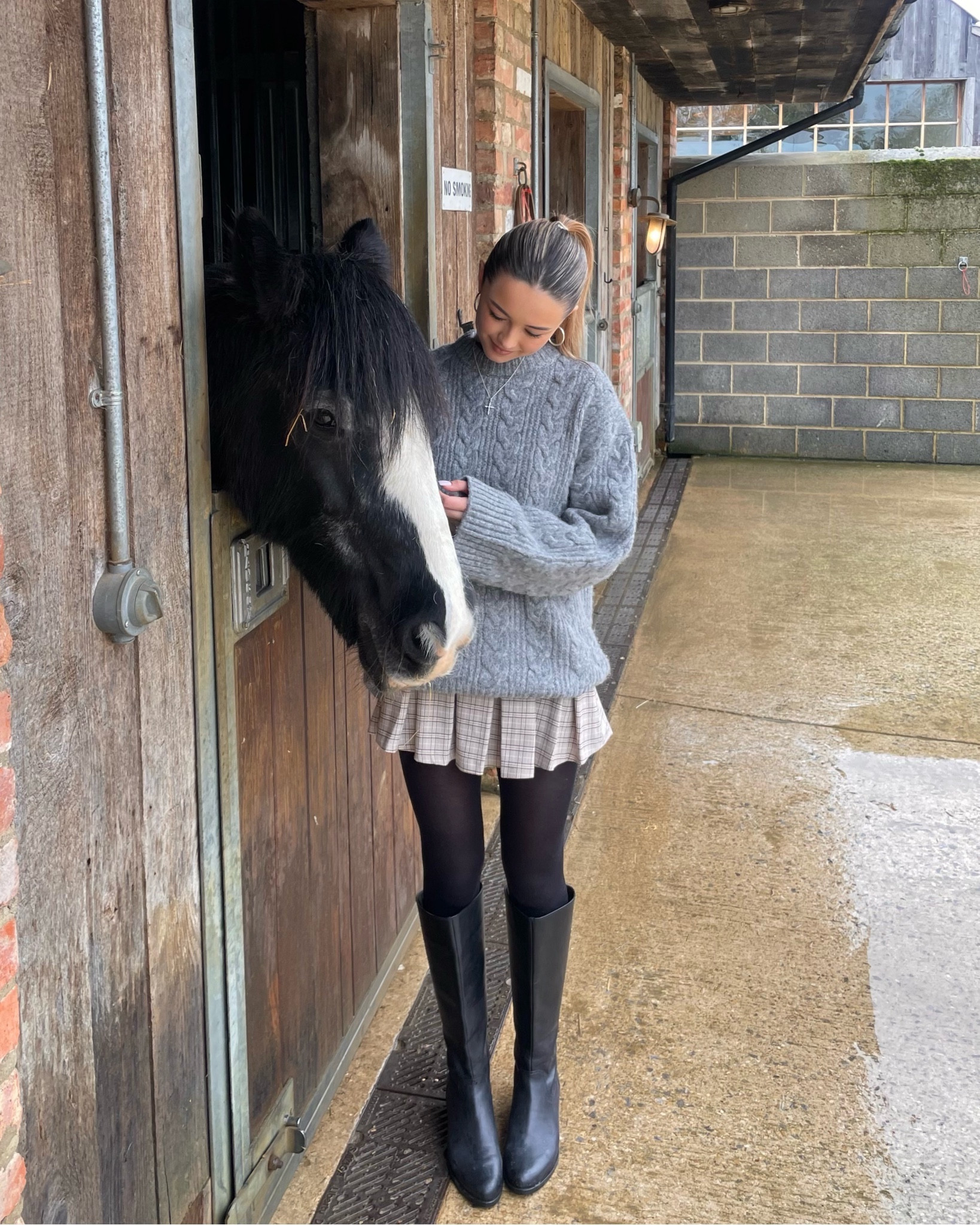 Winter countryside outfit inspo