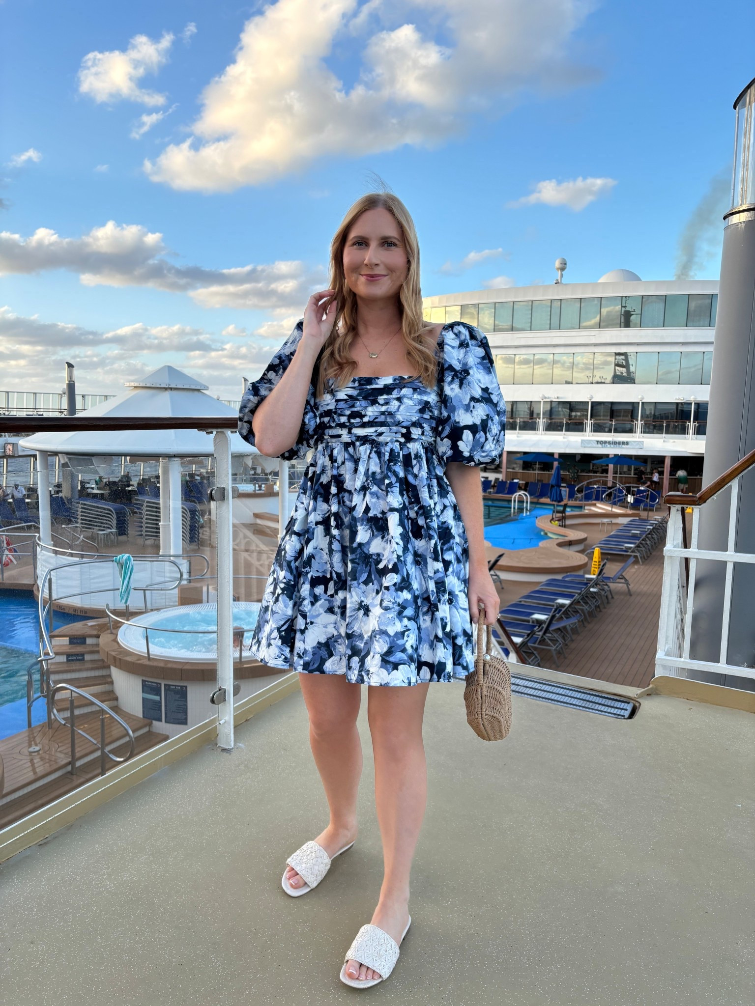 Vacation Outfit // The A&F Emerson Poplin Puff Sleeve Mini Dress

#LTKSpringSale #LTKSaleAlert #LTKSeasonal